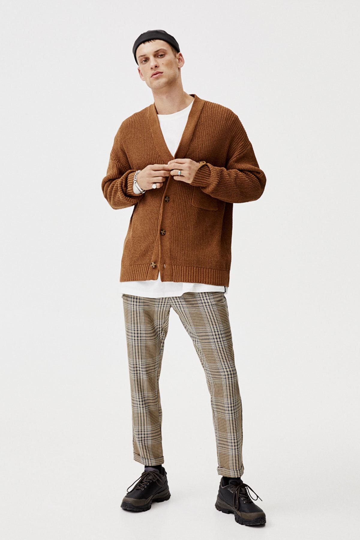 Pull Bear Erkek Tutun Farkli Renkleri Mevcut Kalin Orgu Hirka Trendyol
