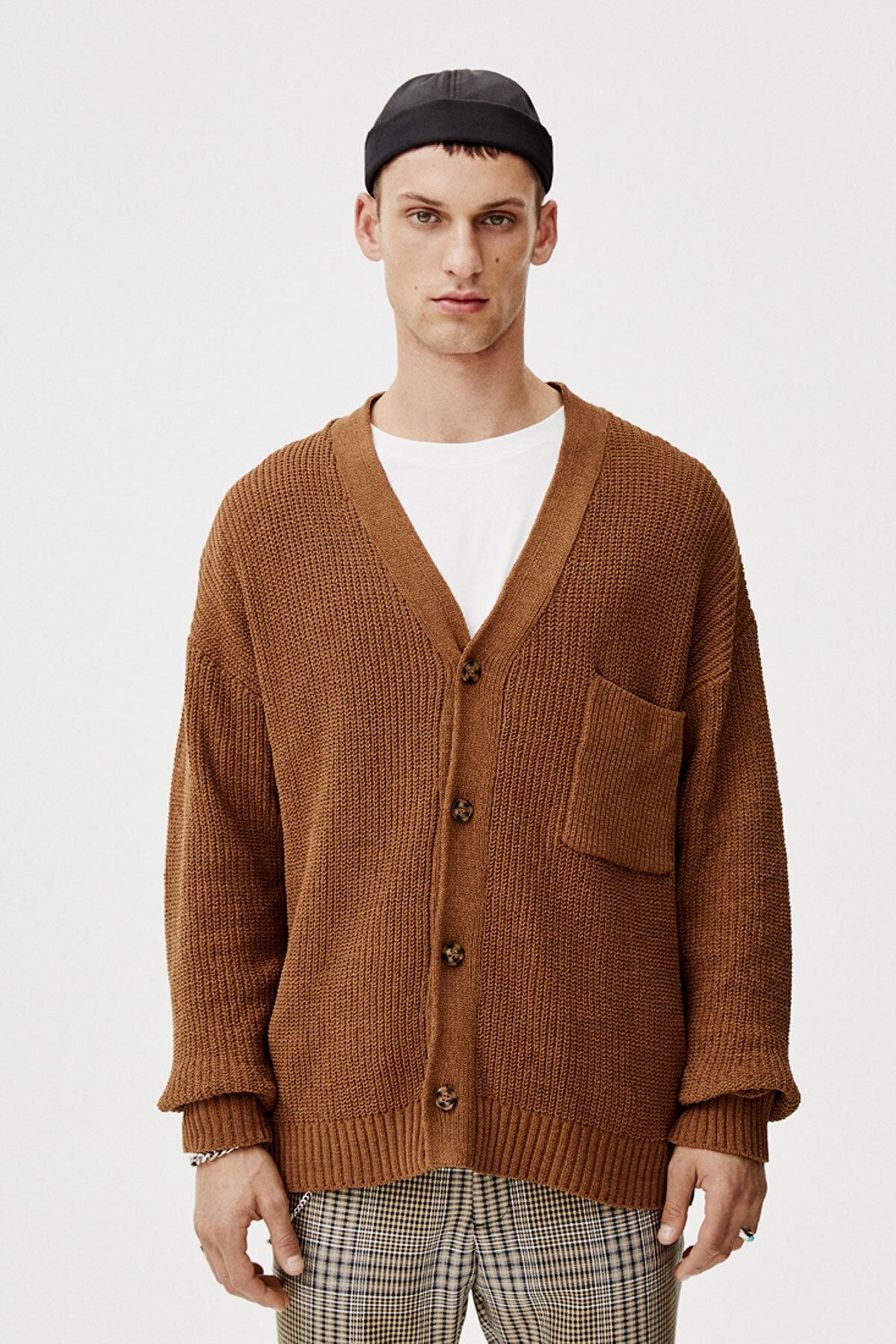 Pull Bear Erkek Tutun Farkli Renkleri Mevcut Kalin Orgu Hirka Trendyol