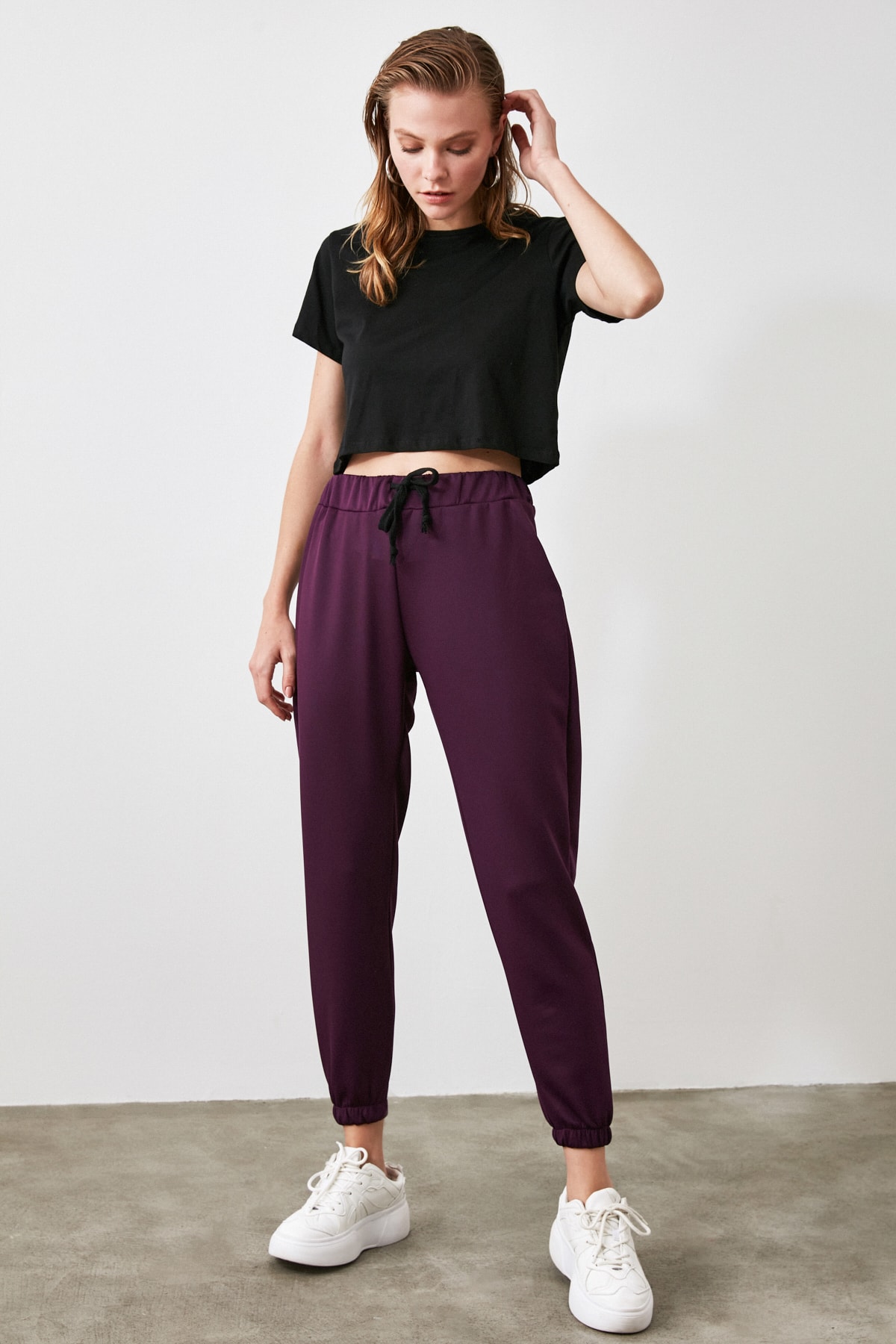 TRENDYOLMİLLA Mürdüm Teknik Kumaş Loose Jogger Örme Eşofman Altı TWOAW21EA0064