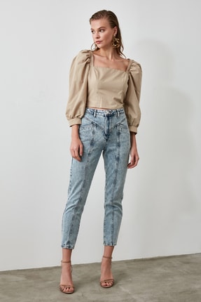TRENDYOLMİLLA Mavi Dikiş Detaylı Y&uuml;ksek Bel Mom Jeans TWOAW21JE0003