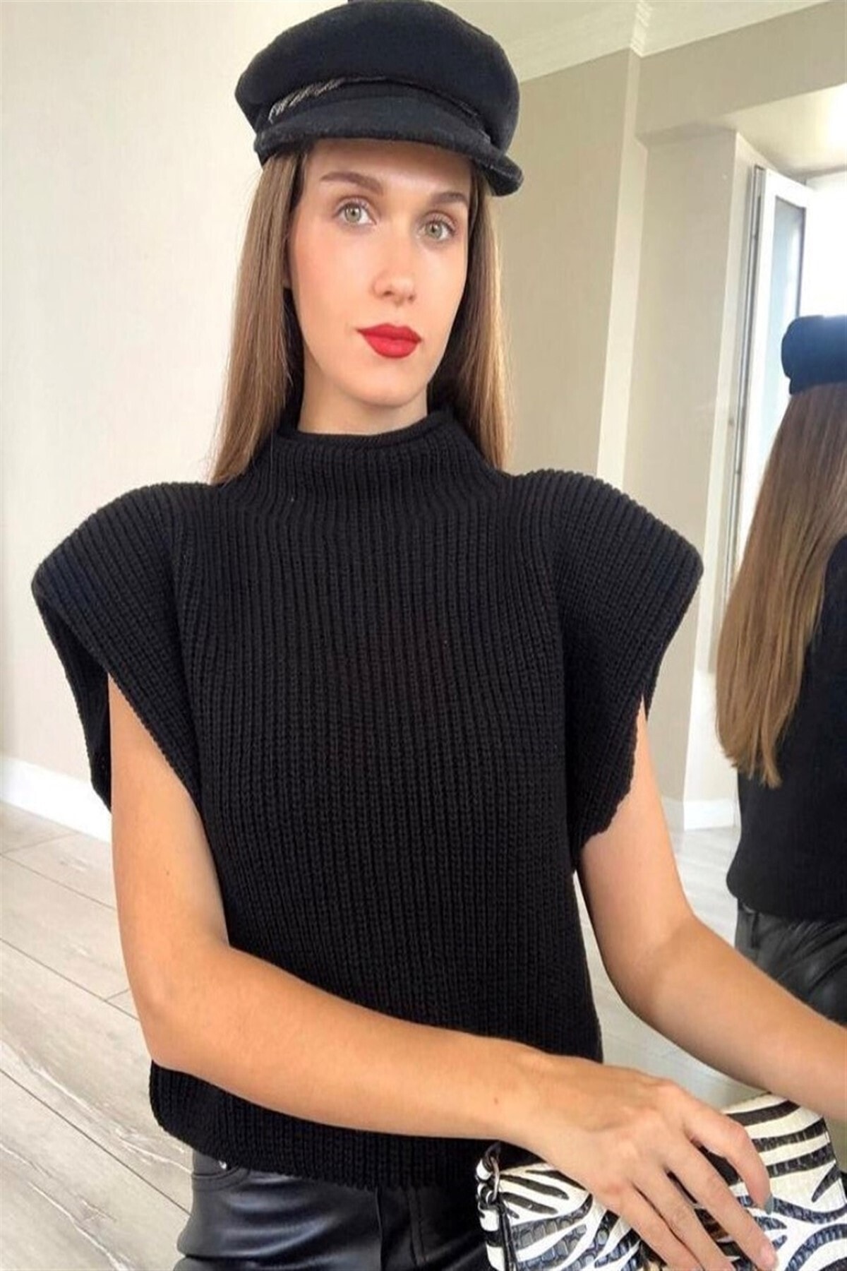 MB BOUTIQUE Kadın SiyahVatkalı Trend Süveter