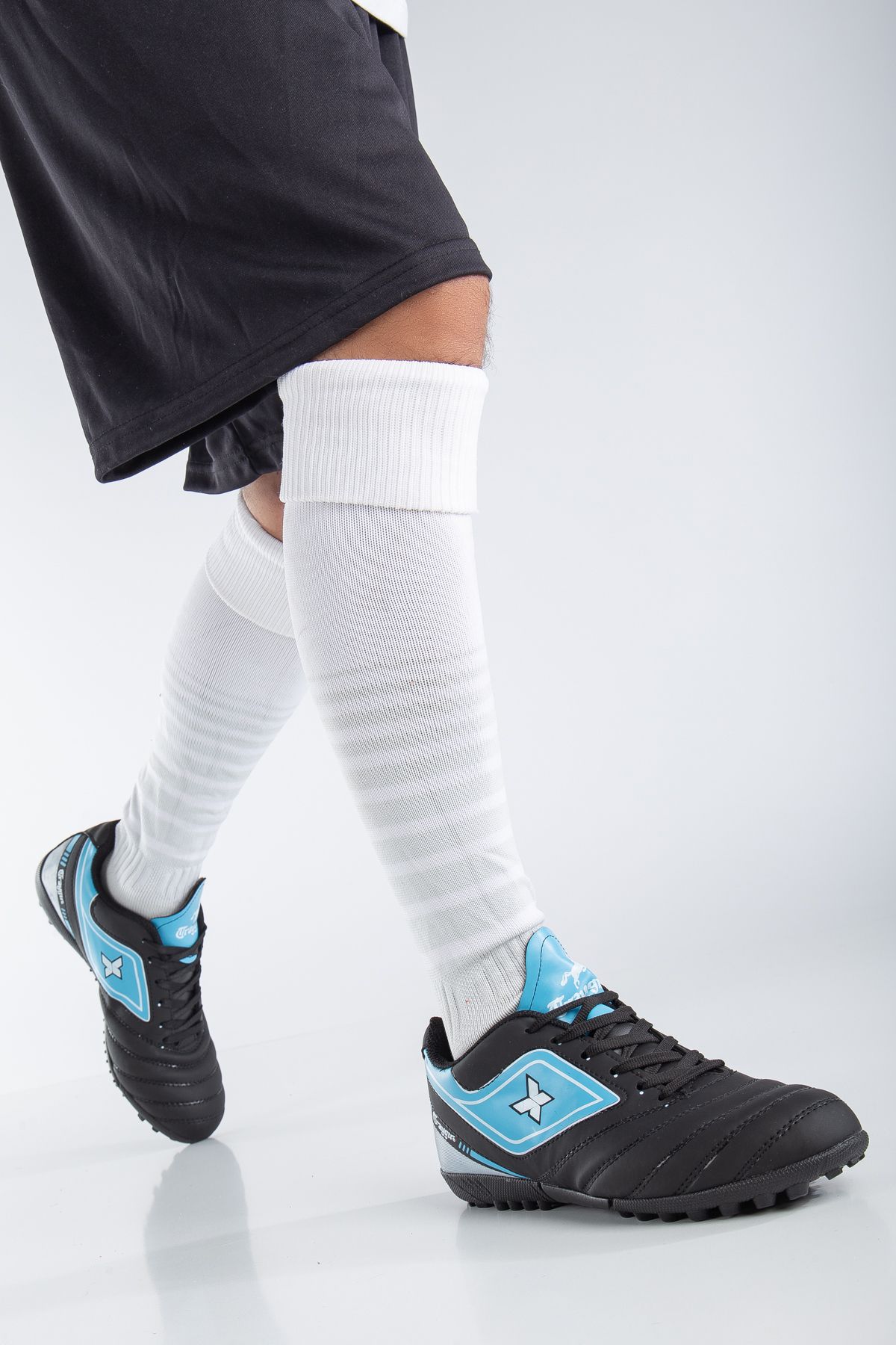 Lightweight football cleats store