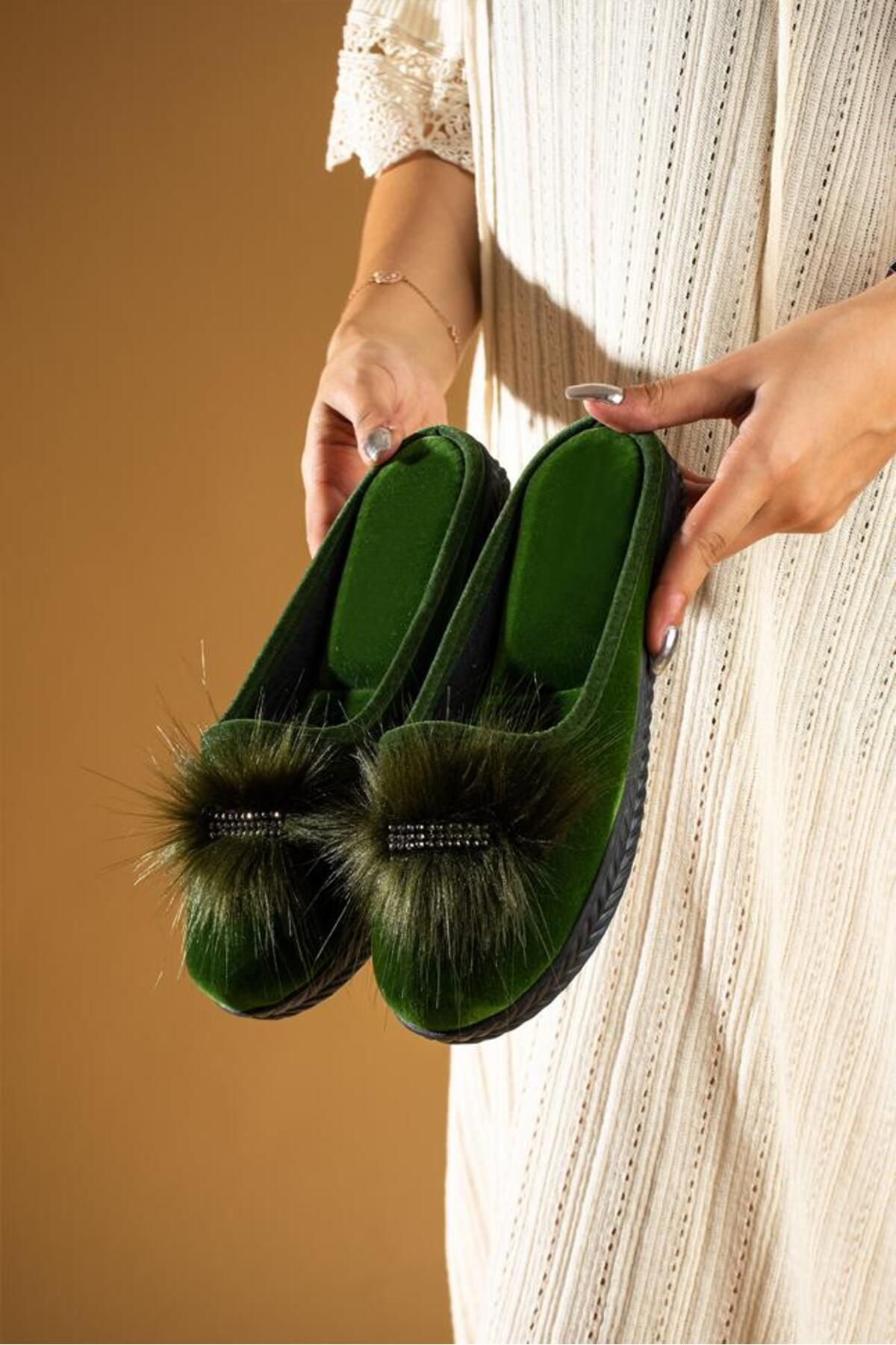 Rhinestone house clearance slippers