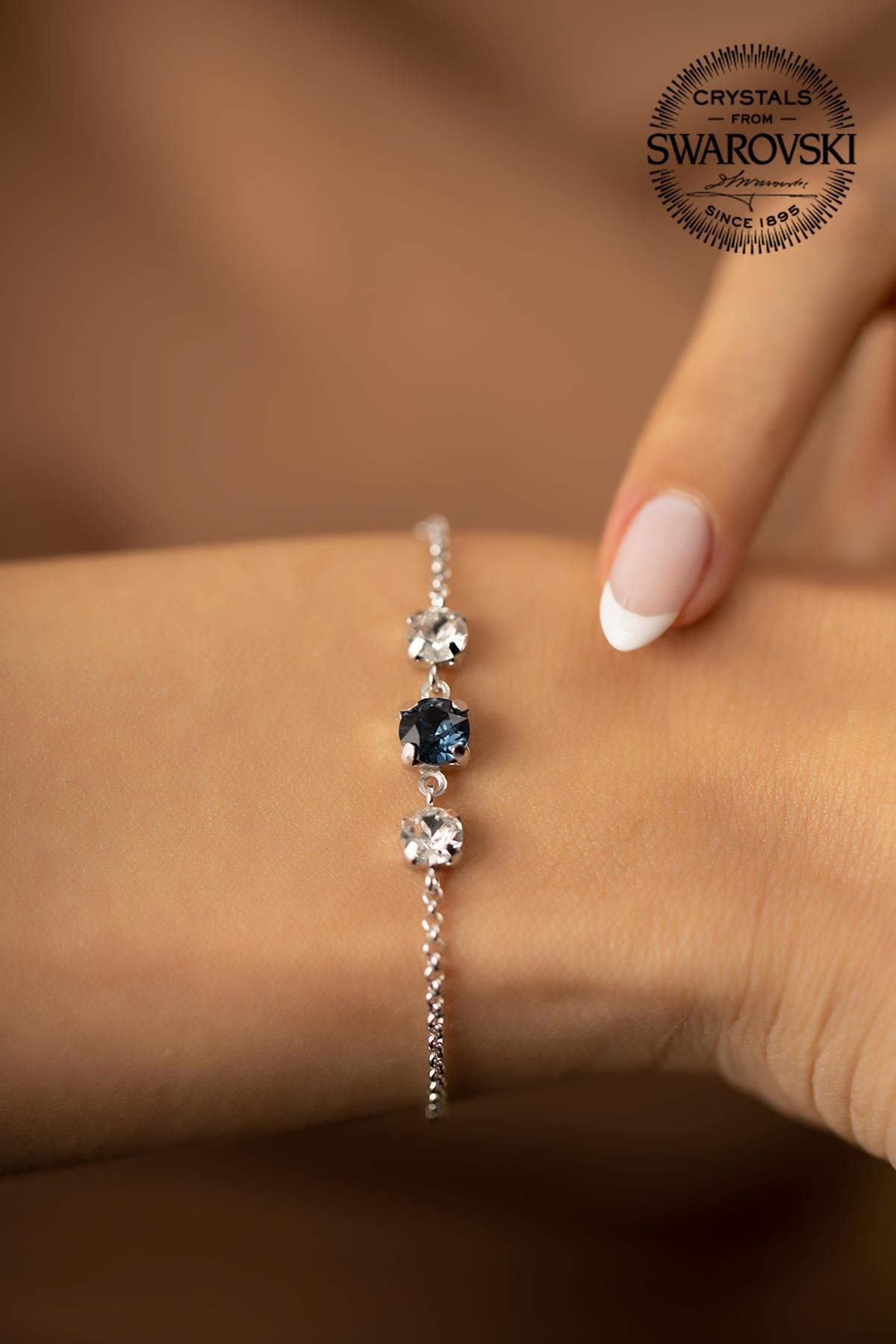 Ninova Silver Kadın Swarovski Taşlı Üç Taş Model Gümüş Bileklik PKT-SBS0704