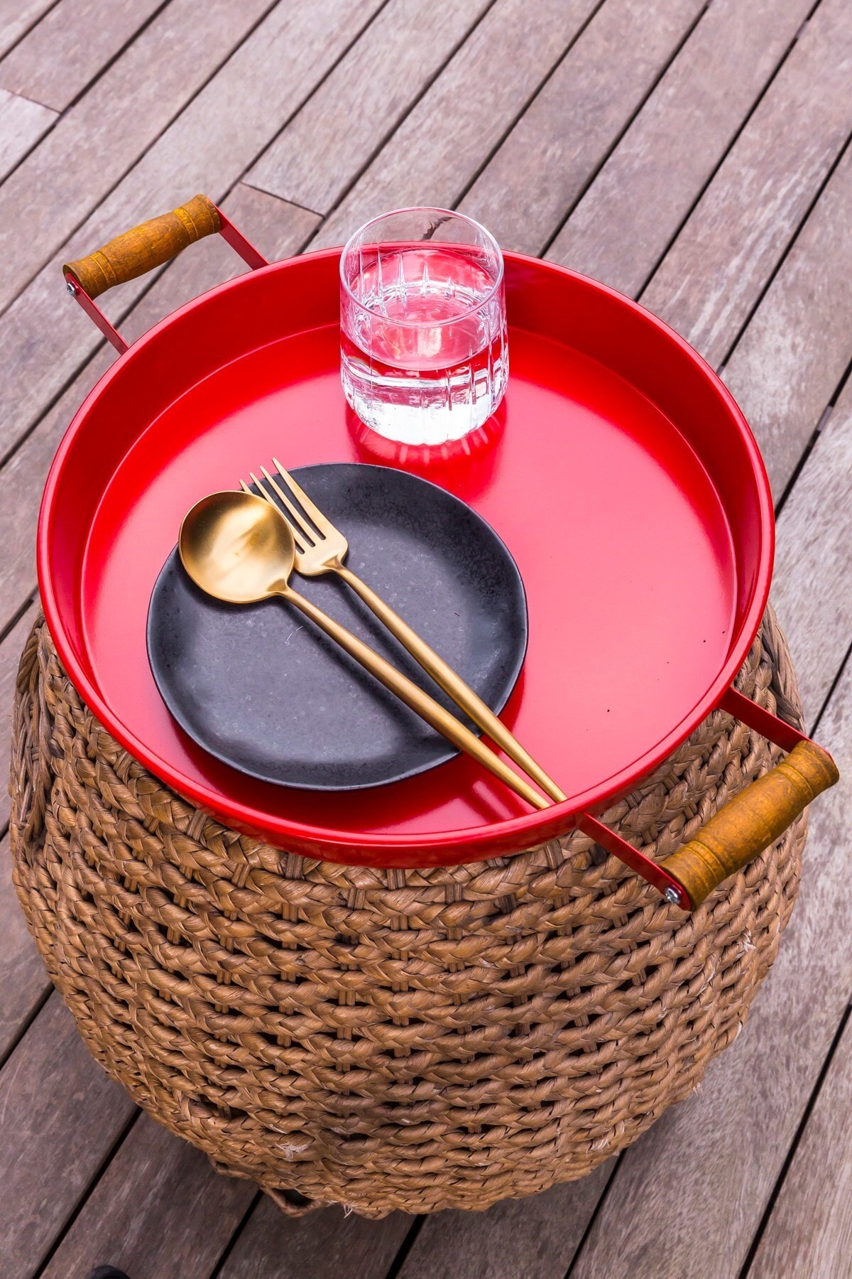 Arma House Kırmızı Country Tarzı Orta Boy Metal Tepsi