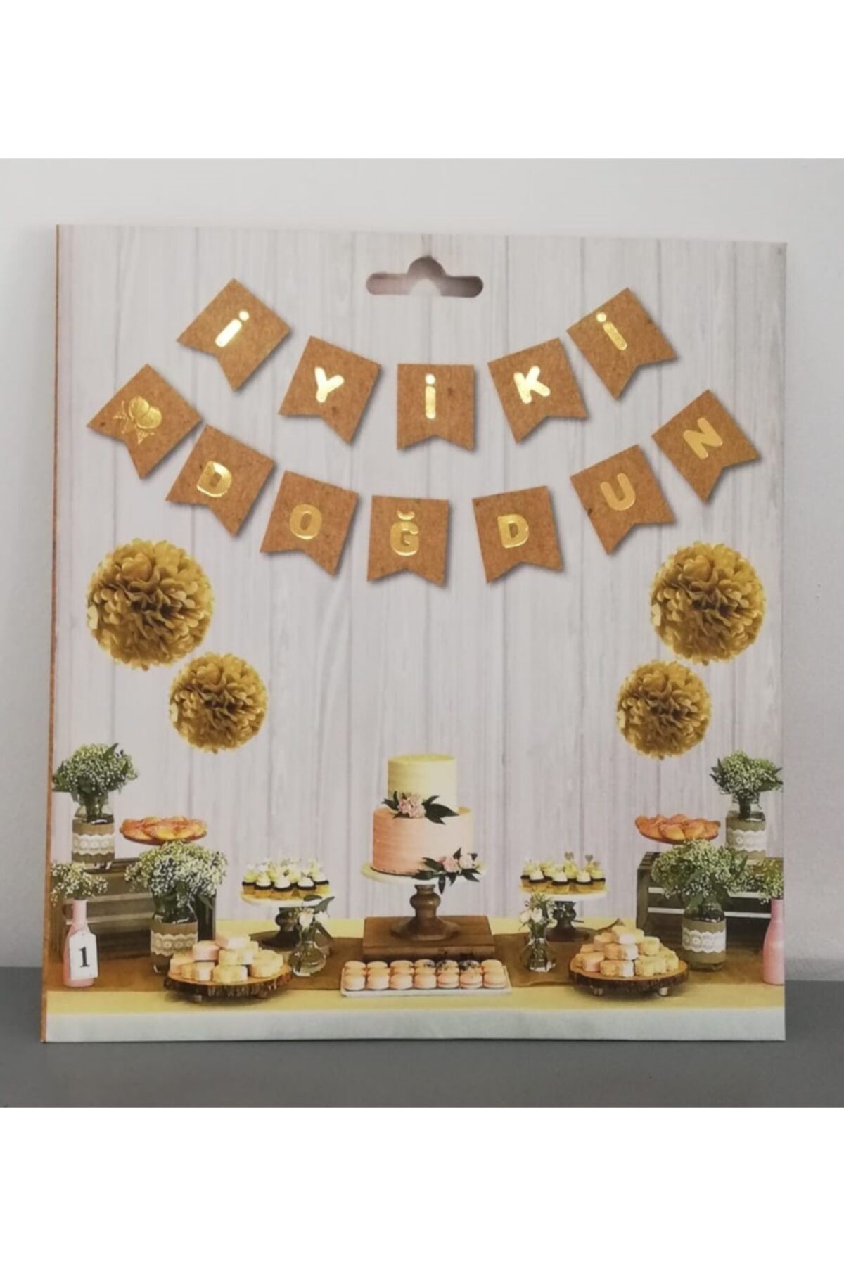PartiMasalı Karton Yazı Kraft Üzeri Gold Iyi Ki Doğdun