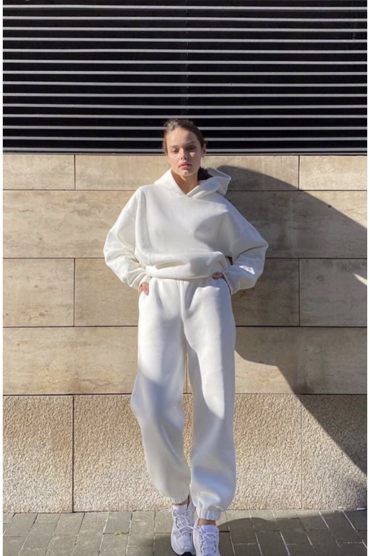 White oversized on sale tracksuit