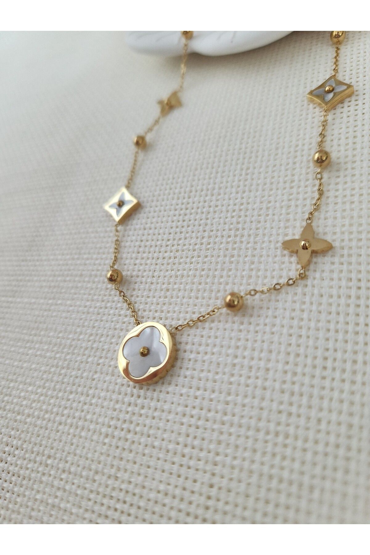 Lv clover necklace best sale