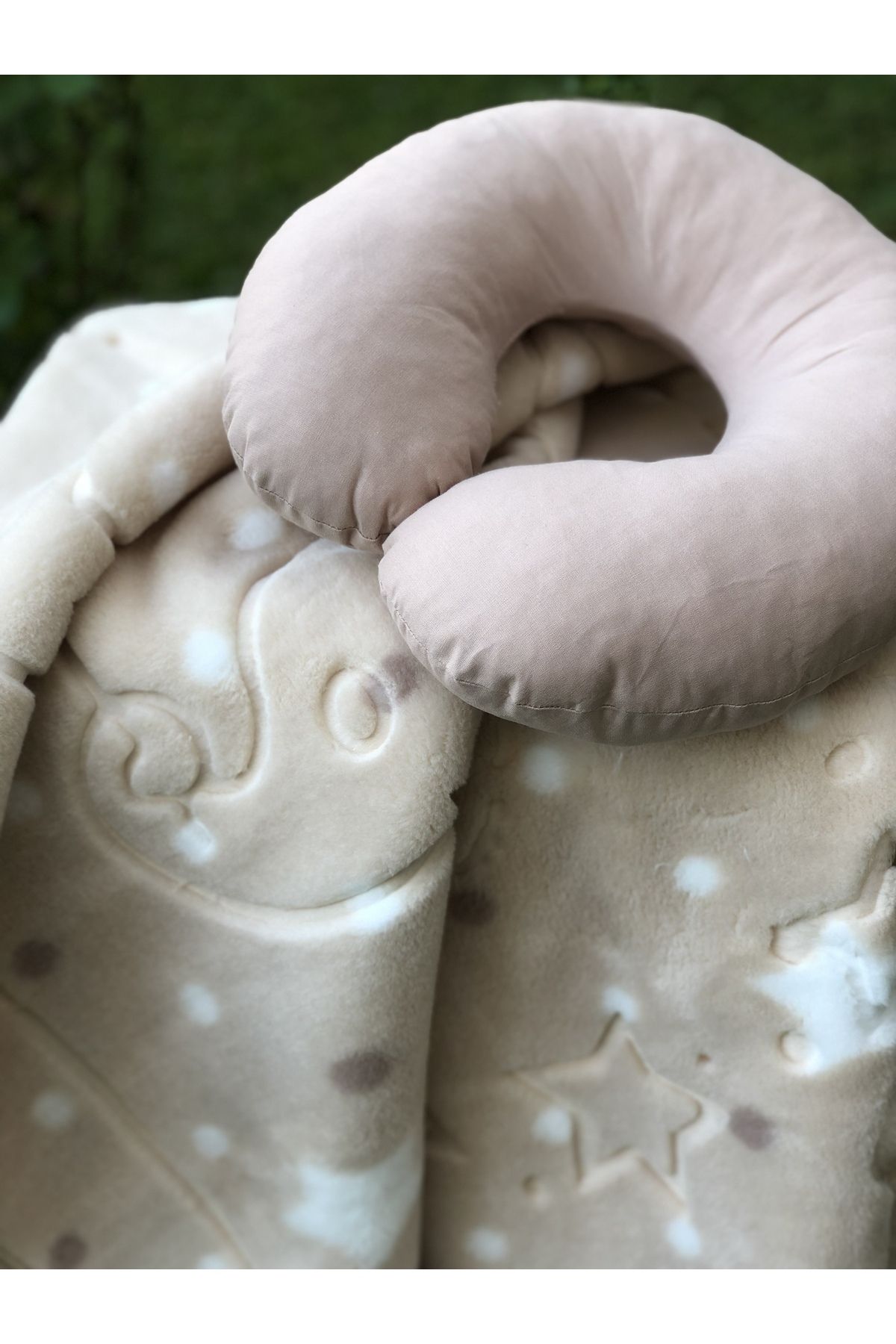 Cloud 9 baby hotsell blanket with travel pillow