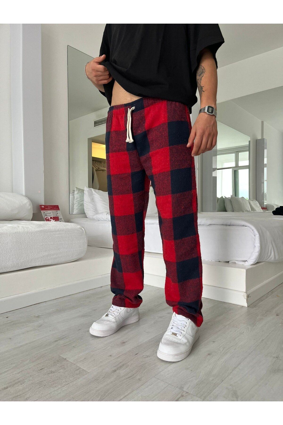 Track pants black red on sale