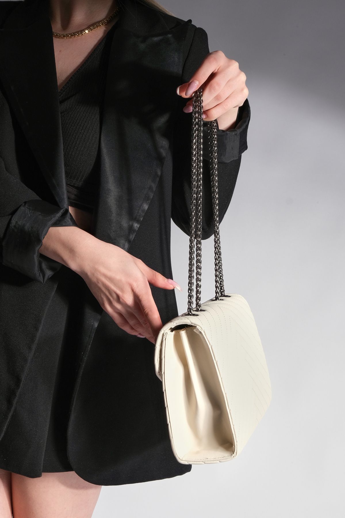 Chain Strap Shoulder Bag Beige
