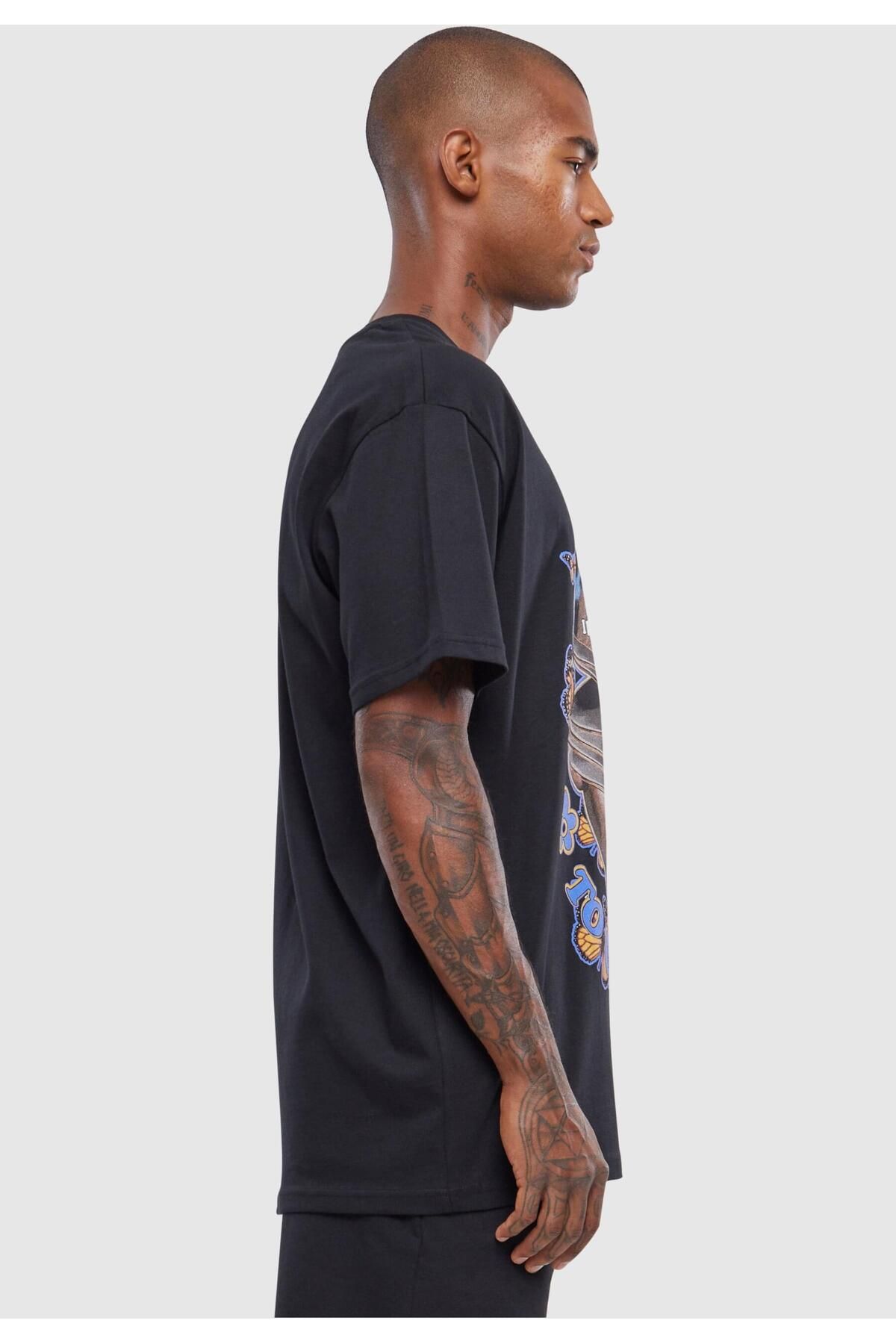 Upscale by Mister Tee T-Shirt - Black - Oversize - Trendyol