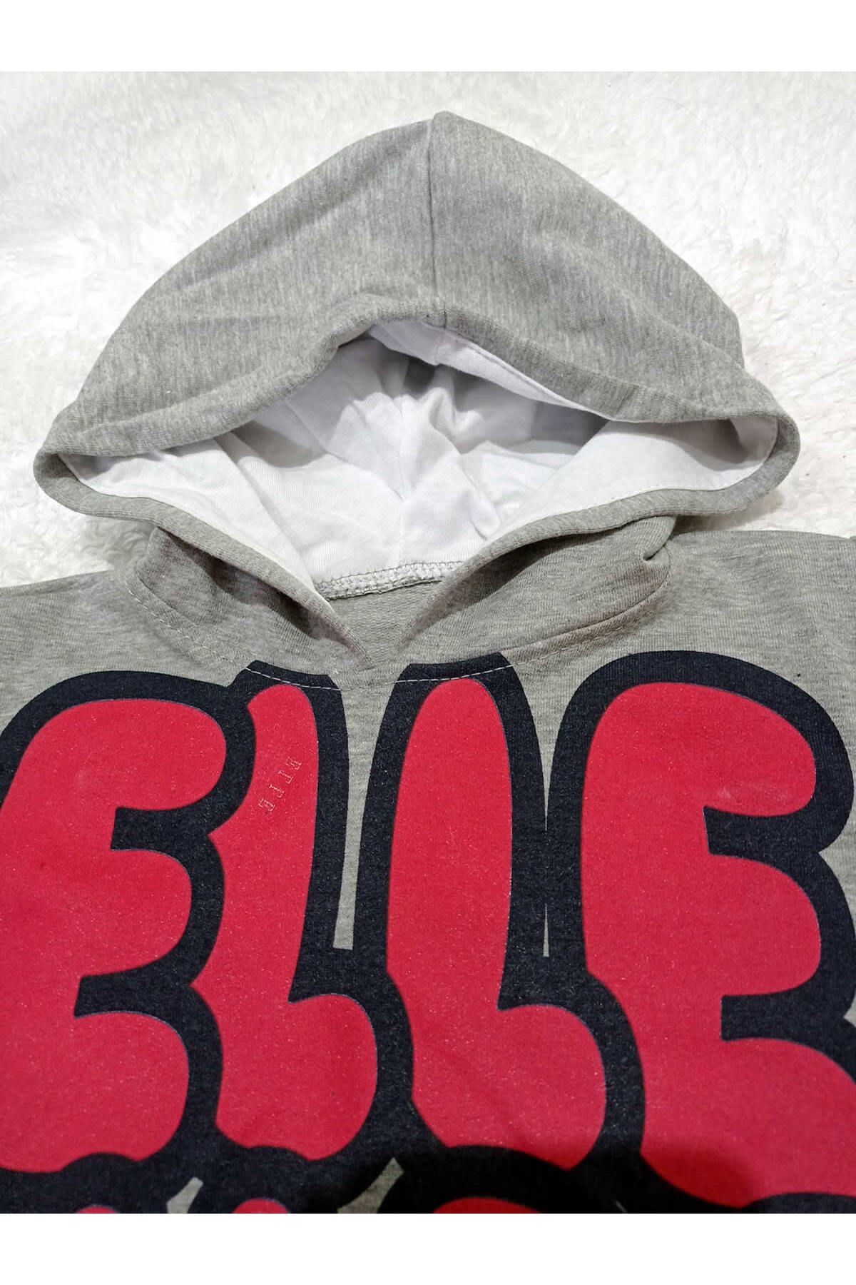 Elle tracksuit 2025