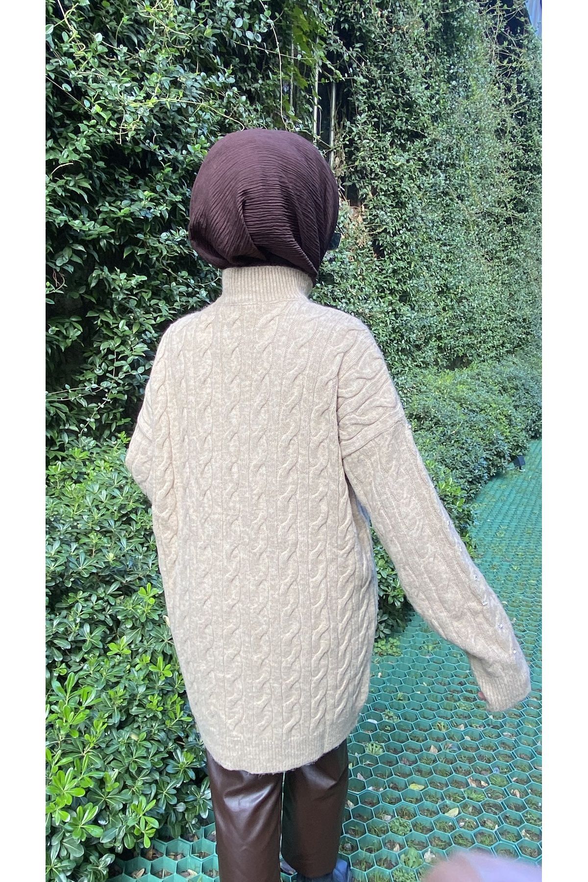 Sweater deals single stone