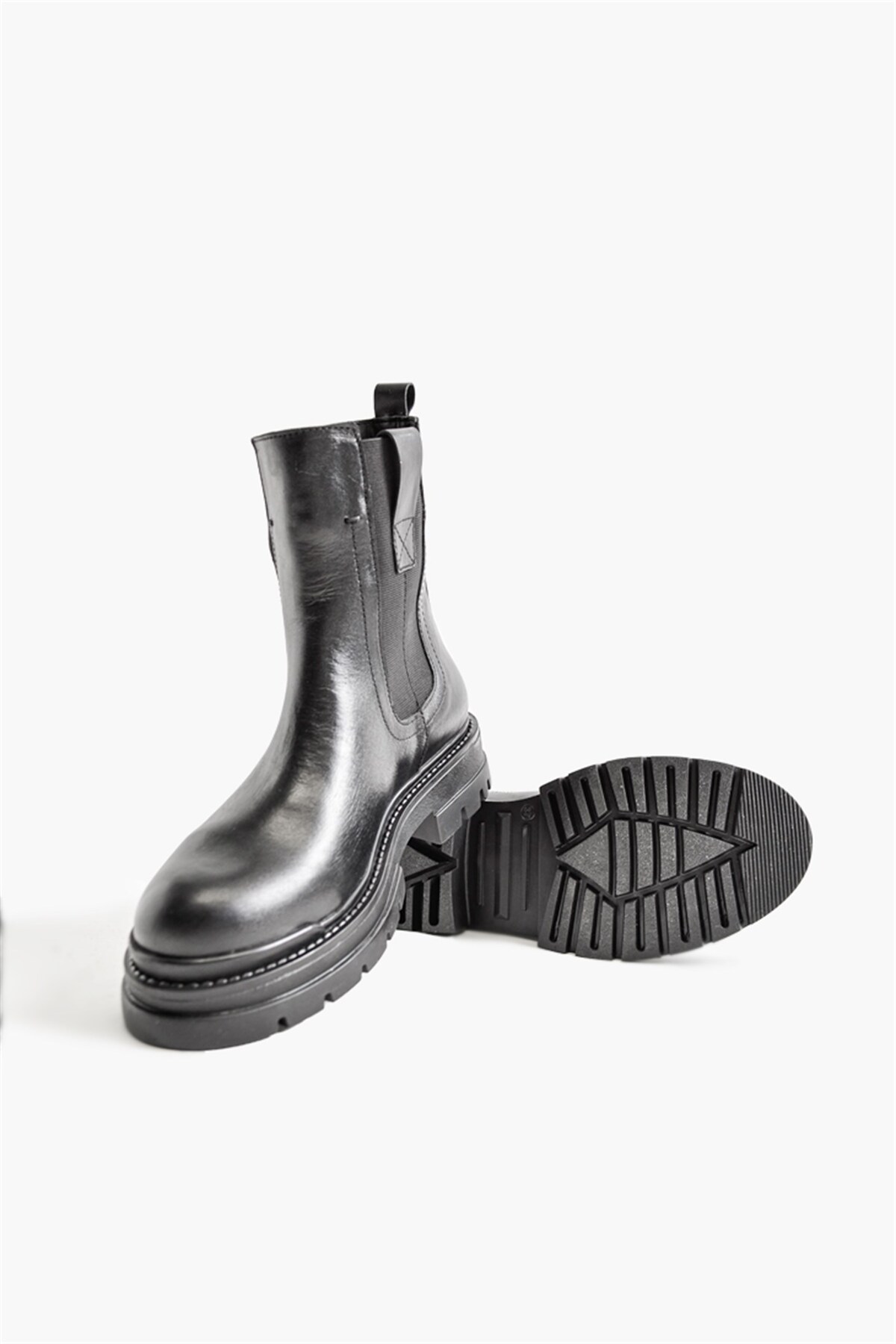 فلوما - چرم سیاه - ربات