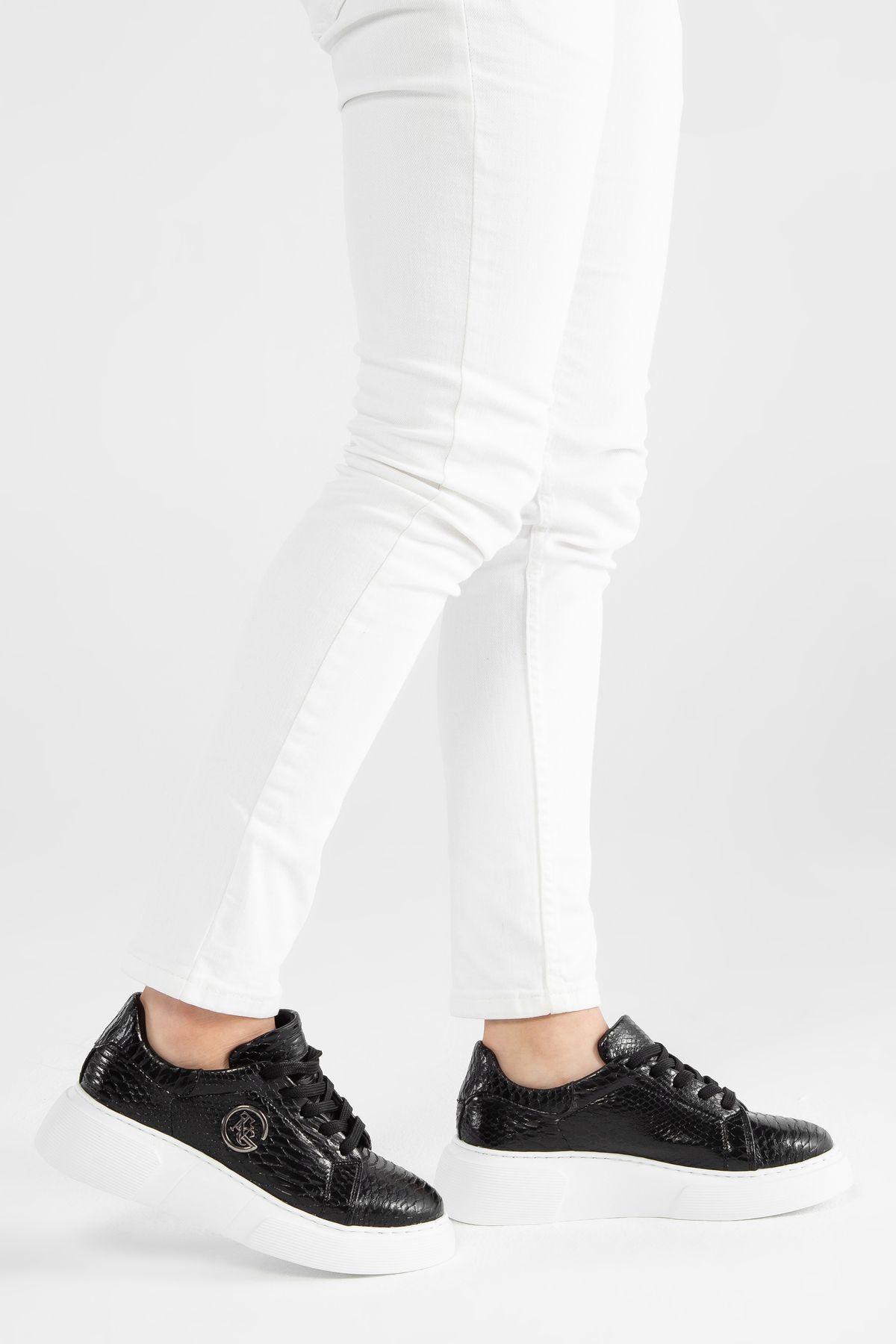 Scarpe guess discount 2019