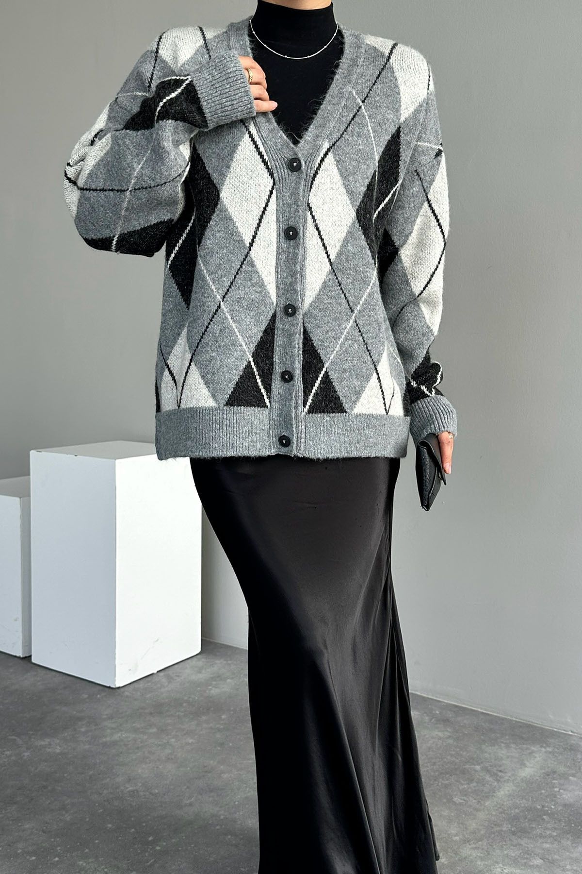 Women's grey and ecru Argyle knit cardigan