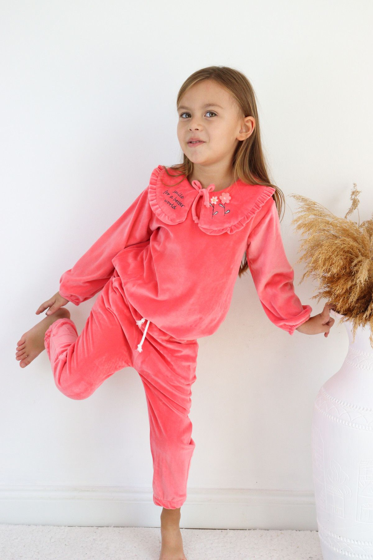 Girl velvet clearance tracksuit
