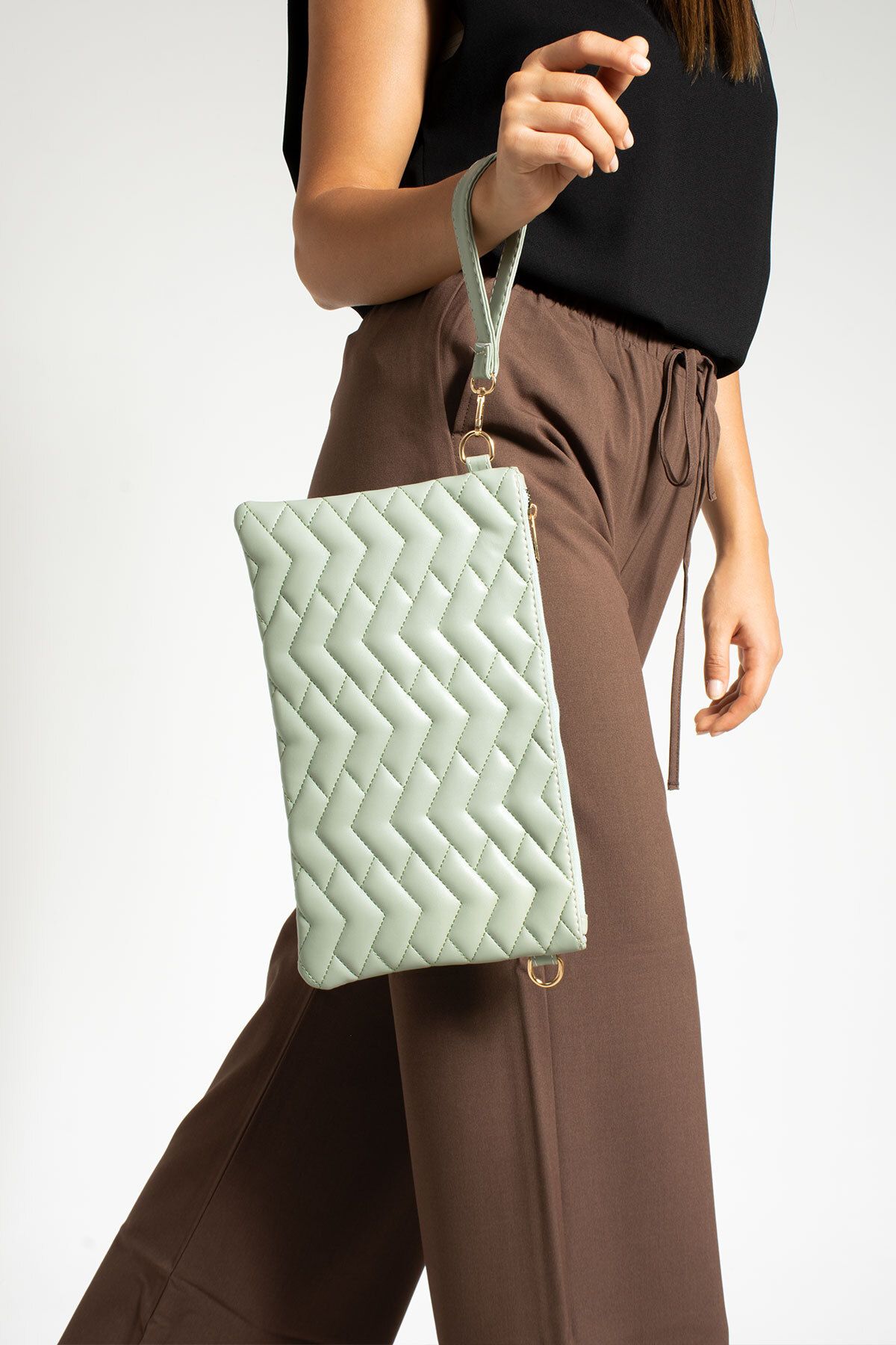Sanmorris Women s Quilted Patterned Clutch Bag with Hand and