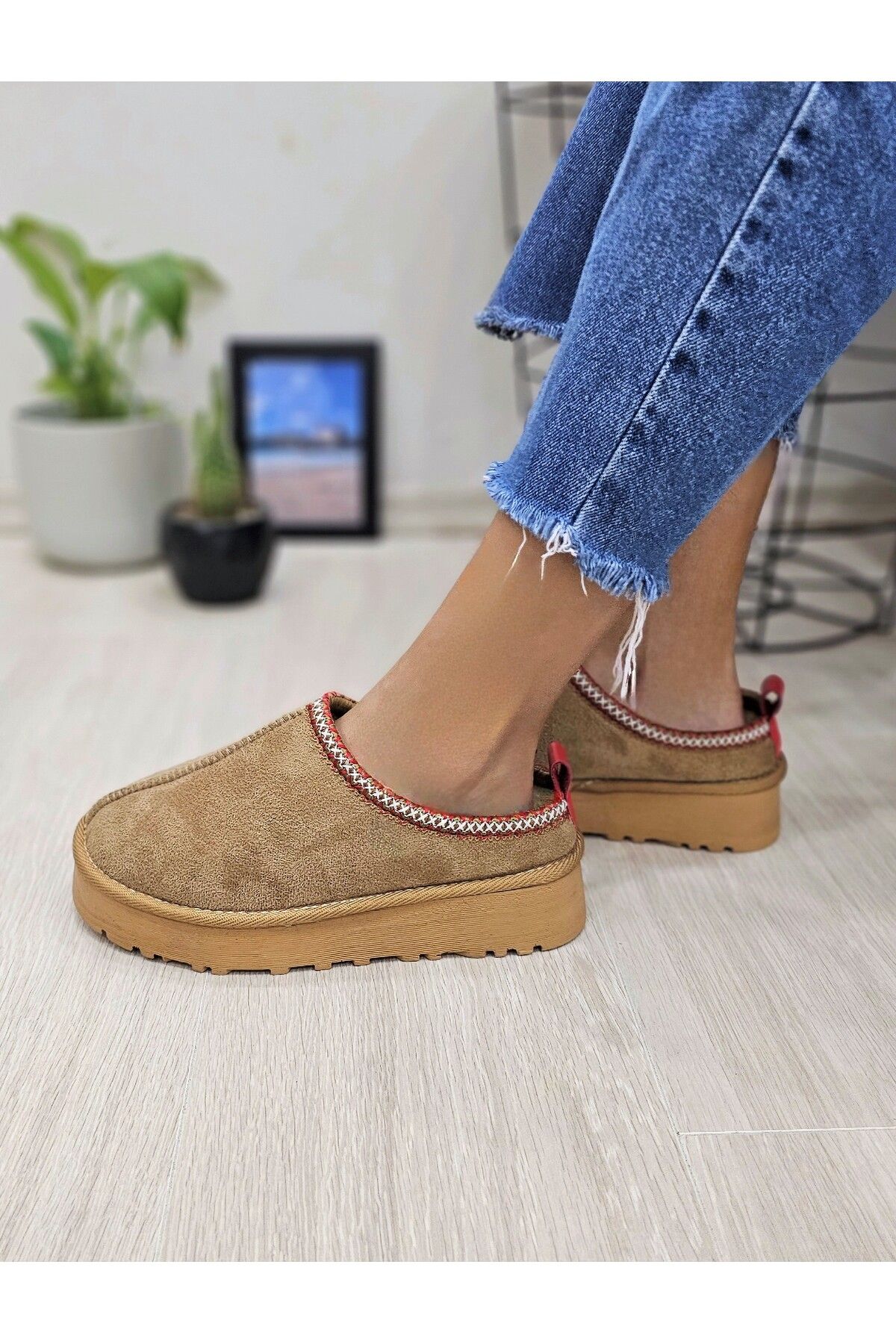 Narrow slippers hotsell for ladies