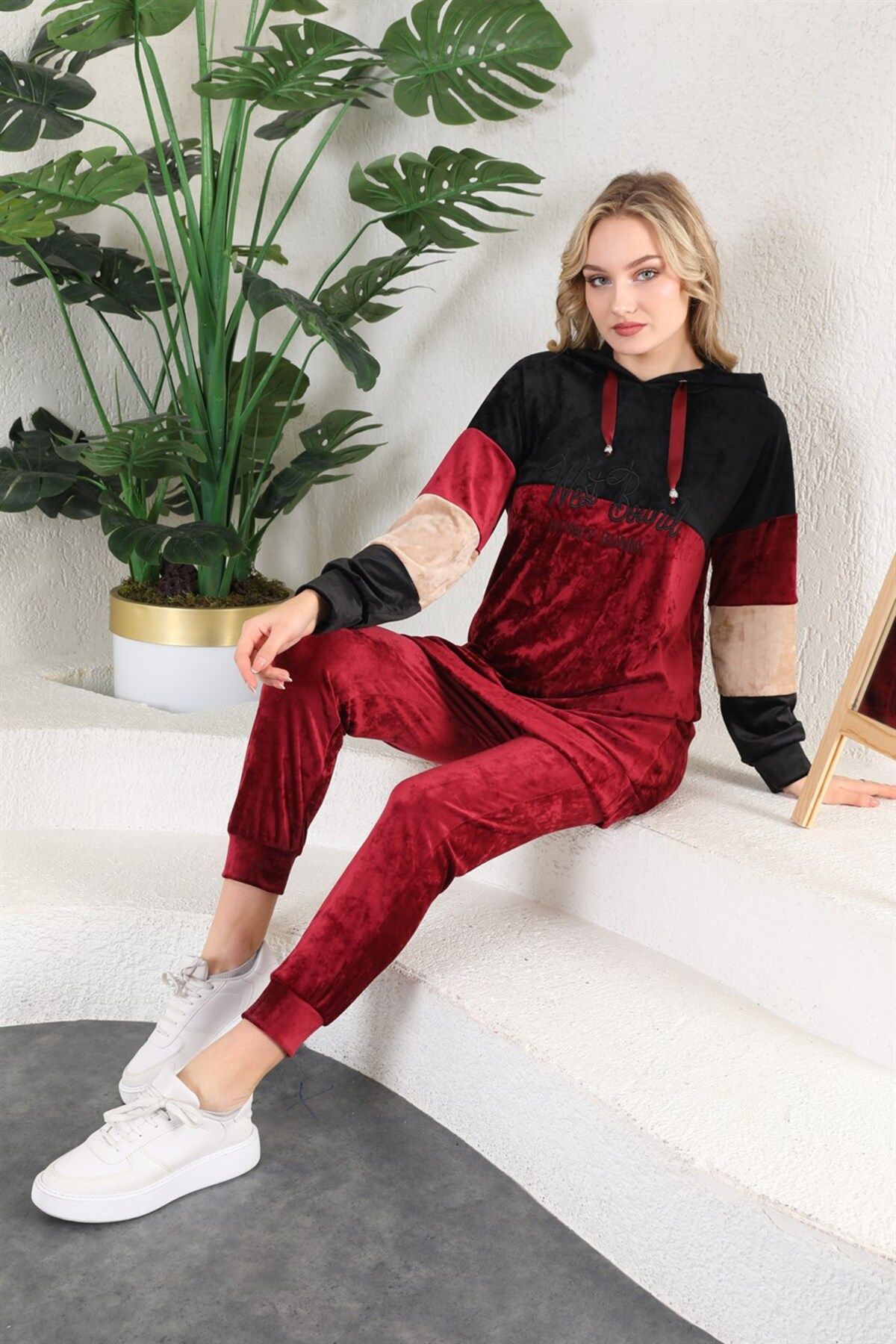 Red and 2025 black tracksuit womens