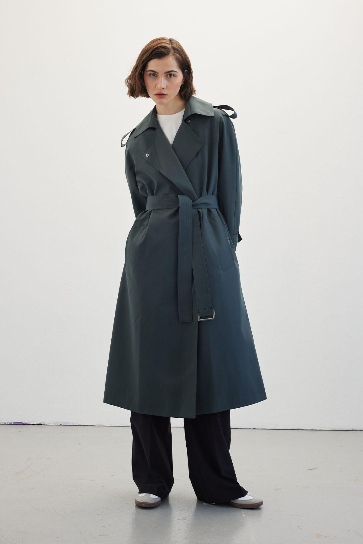 Flowing clearance trench coat