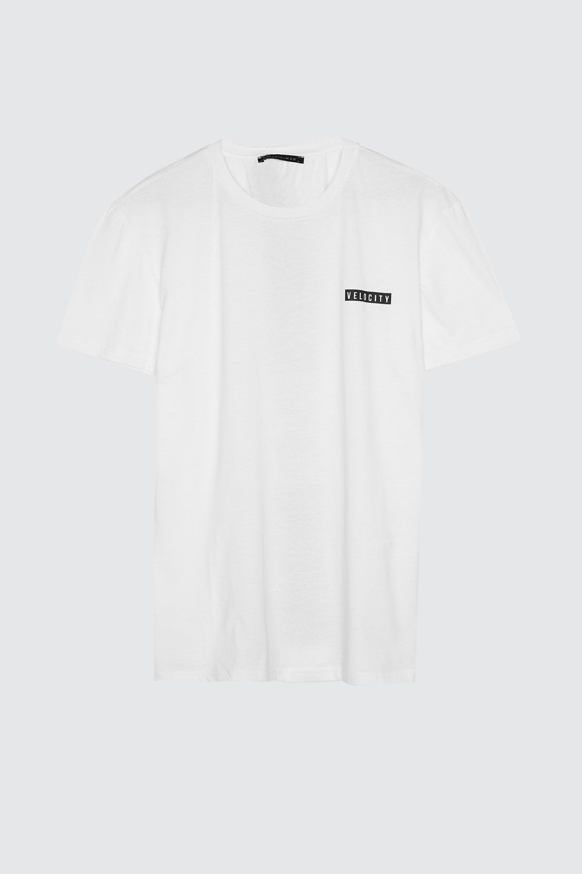 trendyol man beyaz erkek regular fit sirt baskili t shirt tmnss20ts1484 fiyati yorumlari trendyol