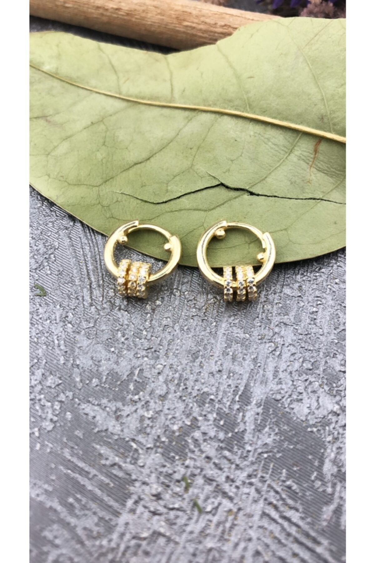Joel Jewelry Zirkon Taşlı Altın Kaplamalı Halkalı Minimal Gümüş Küpe