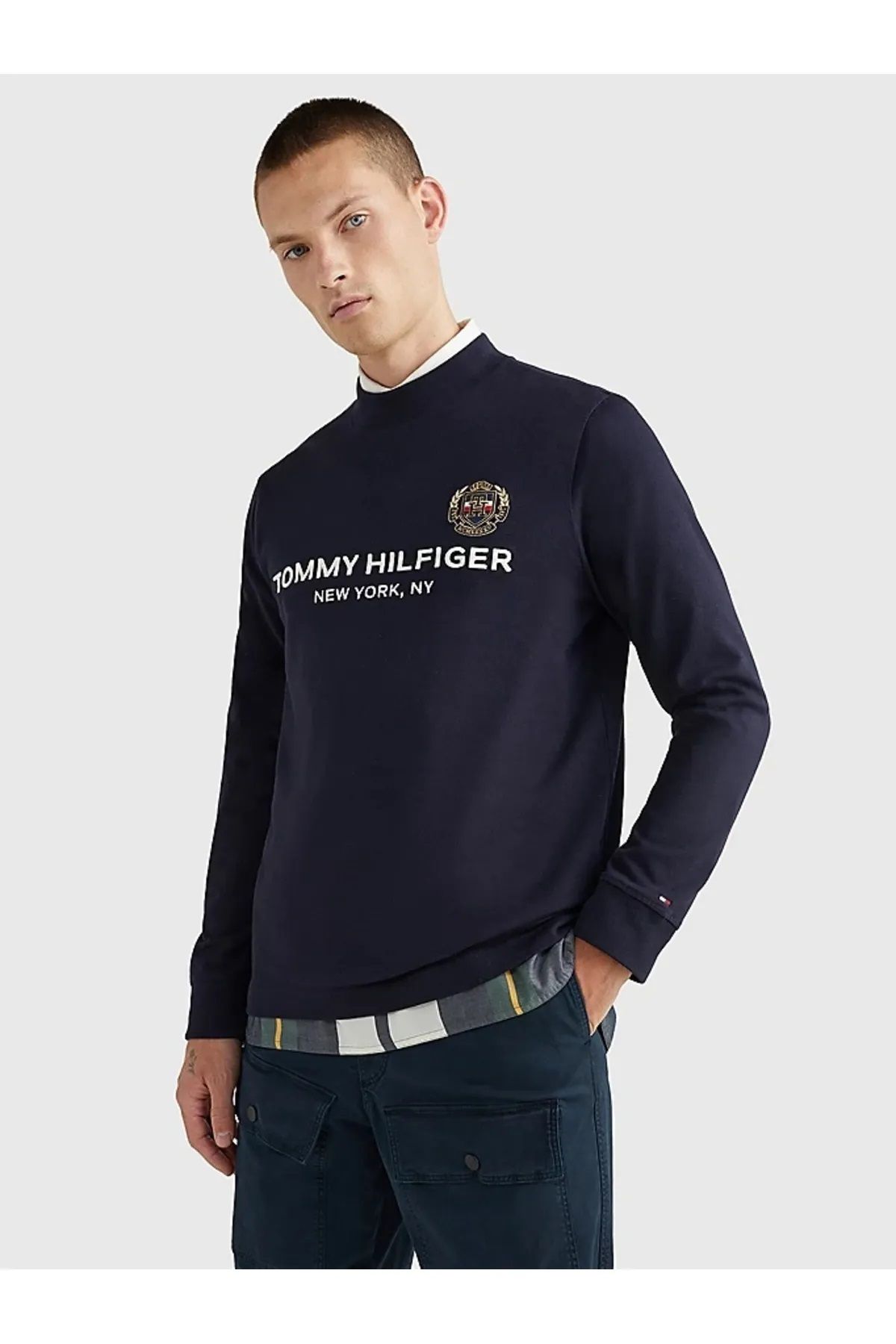 Tommy Hilfiger EMBORIED LOGO SWEATSHIRT NAVY BLUE Trendyol
