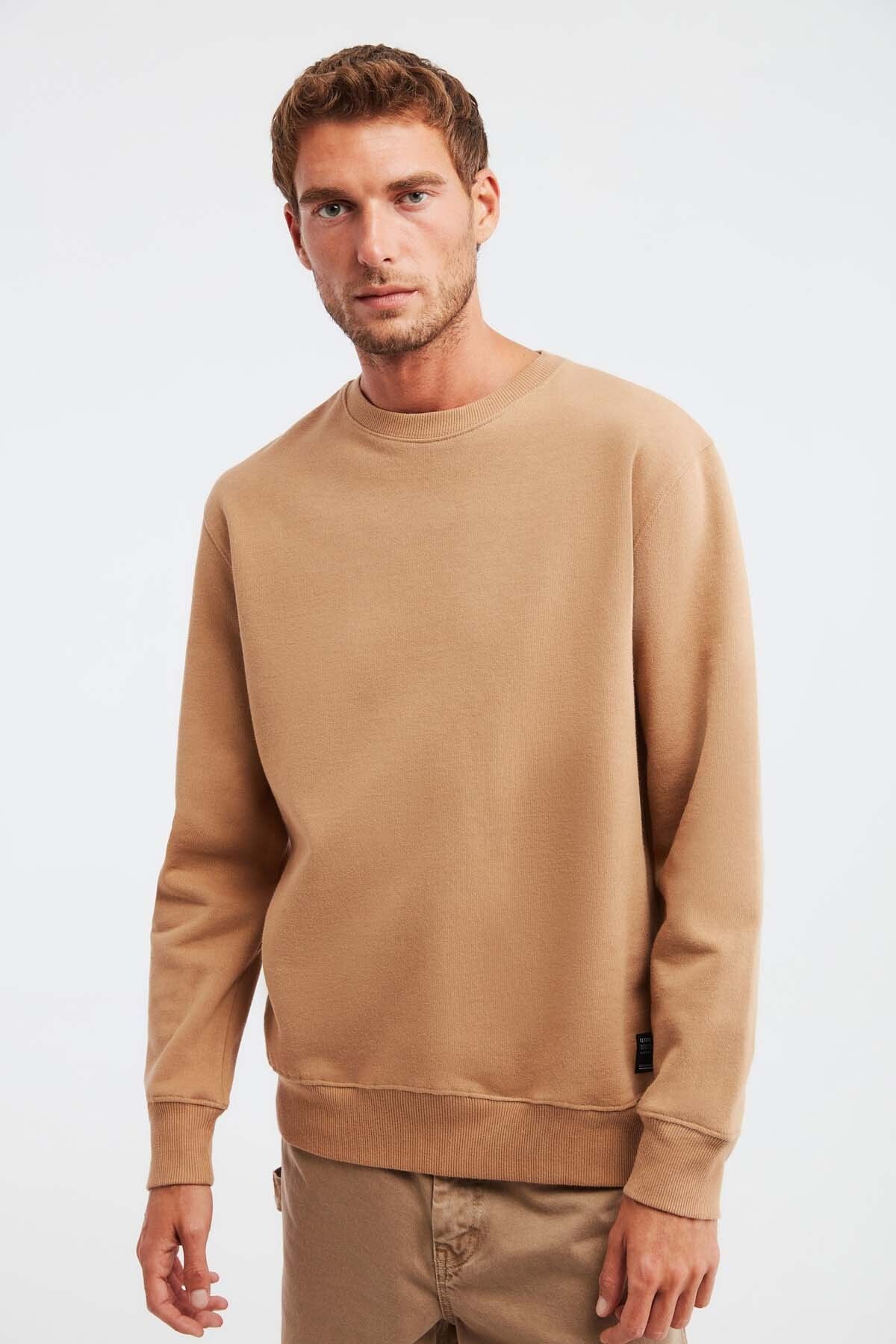 GRIMELANGE Travis Men s Soft Fabric Regular Fit Round Collar