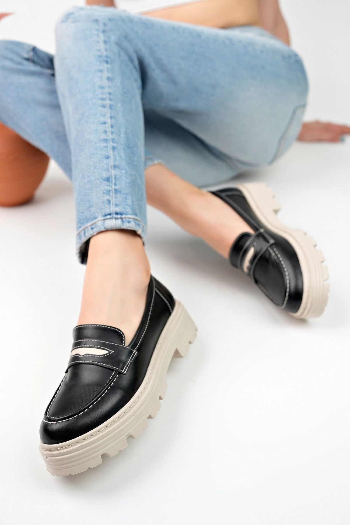 College shoes women top