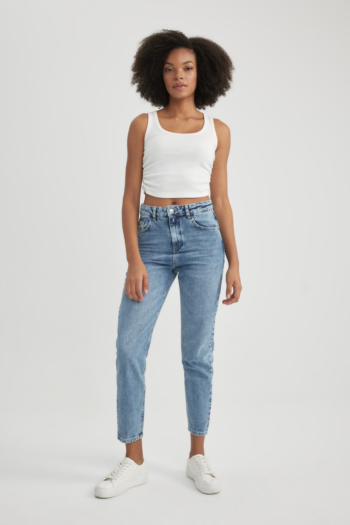 Mom jeans short legs top