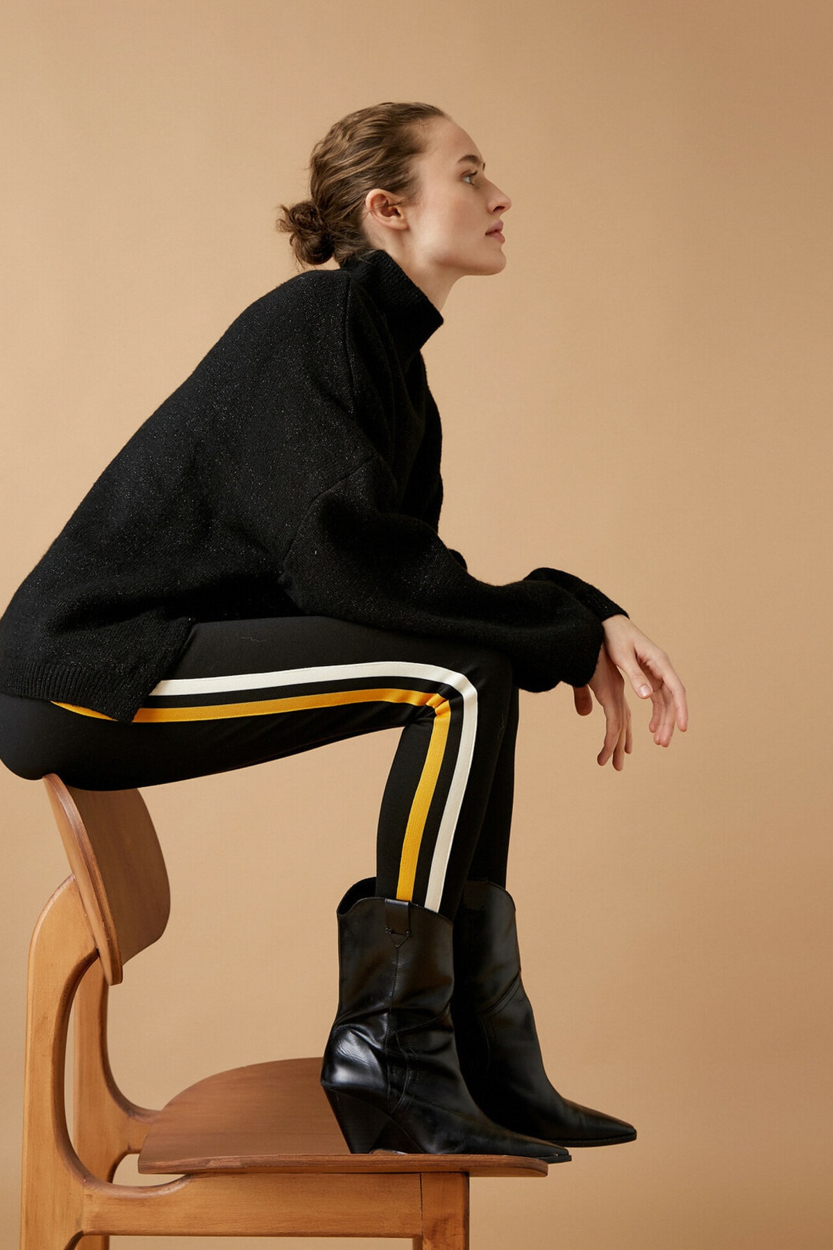 Koton Kadın Şerit Detaylı Siyah Tayt 0KAK43310EK