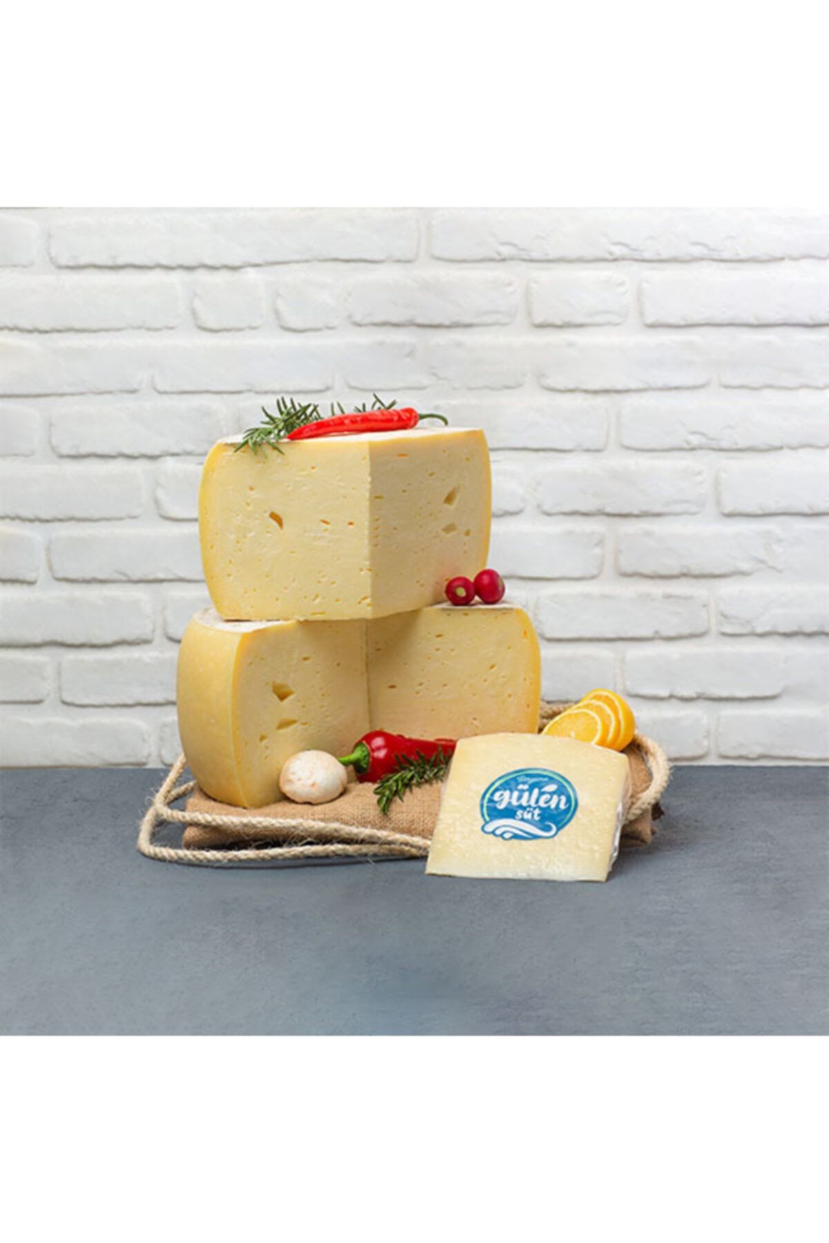Bergama Gülen Süt Eski Kaşar Peyniri (500 Gr)