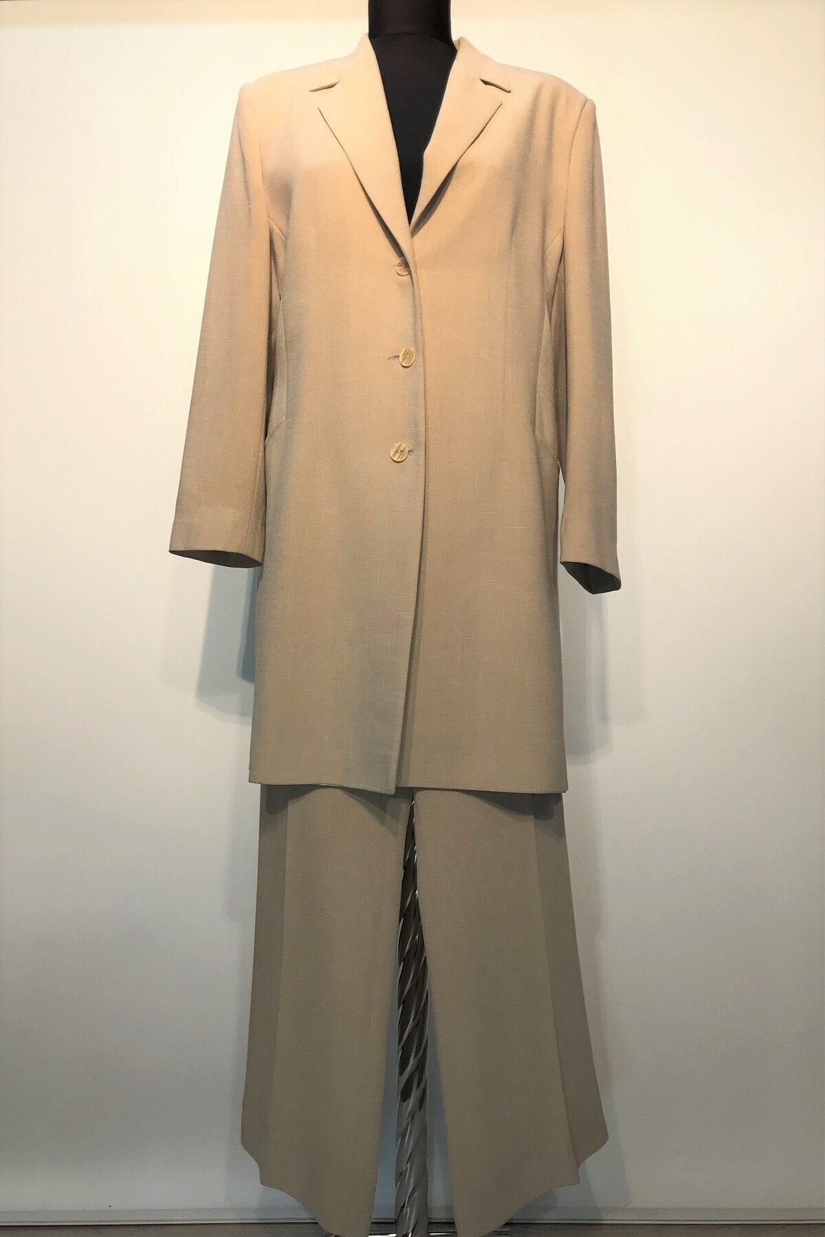 BERRİNMİLLA Kadın Krem Uzun Ceketli Pantolonlu Takım