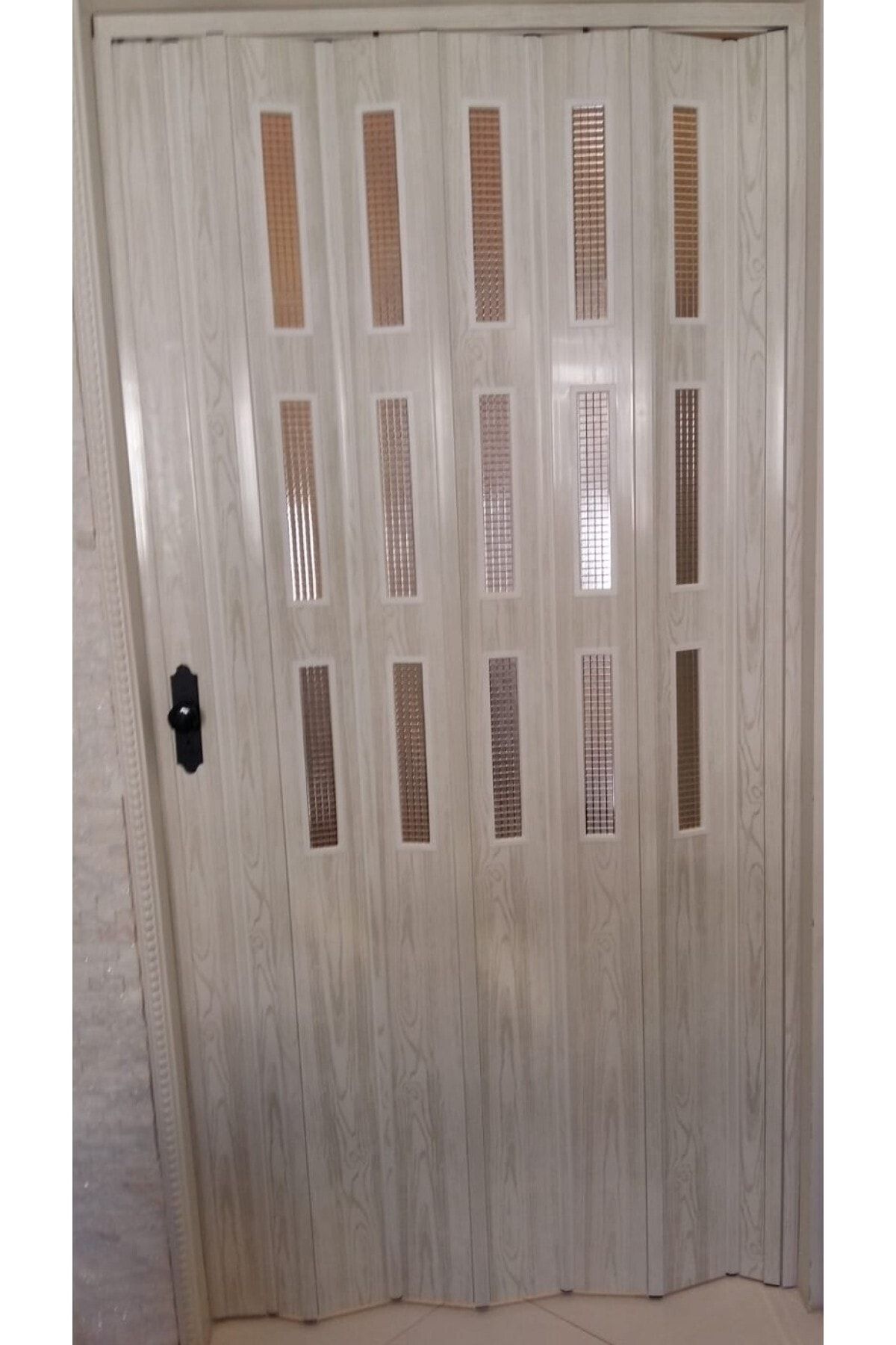 FARAN DEKORASYON Akağaç Camlı Akordiyon Kapı 132*230
