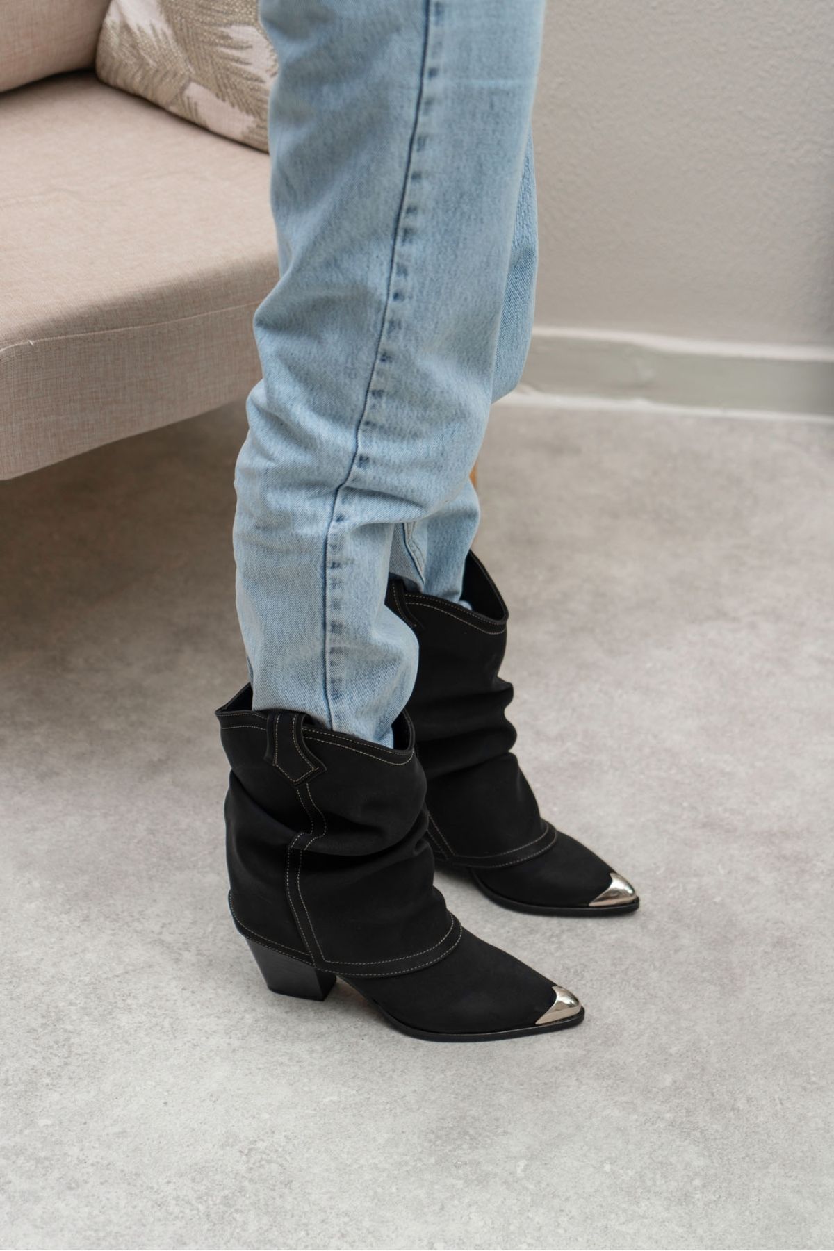 N ANTA I SHOES Glinda Black Matte Gusseted Women s Heeled Boots