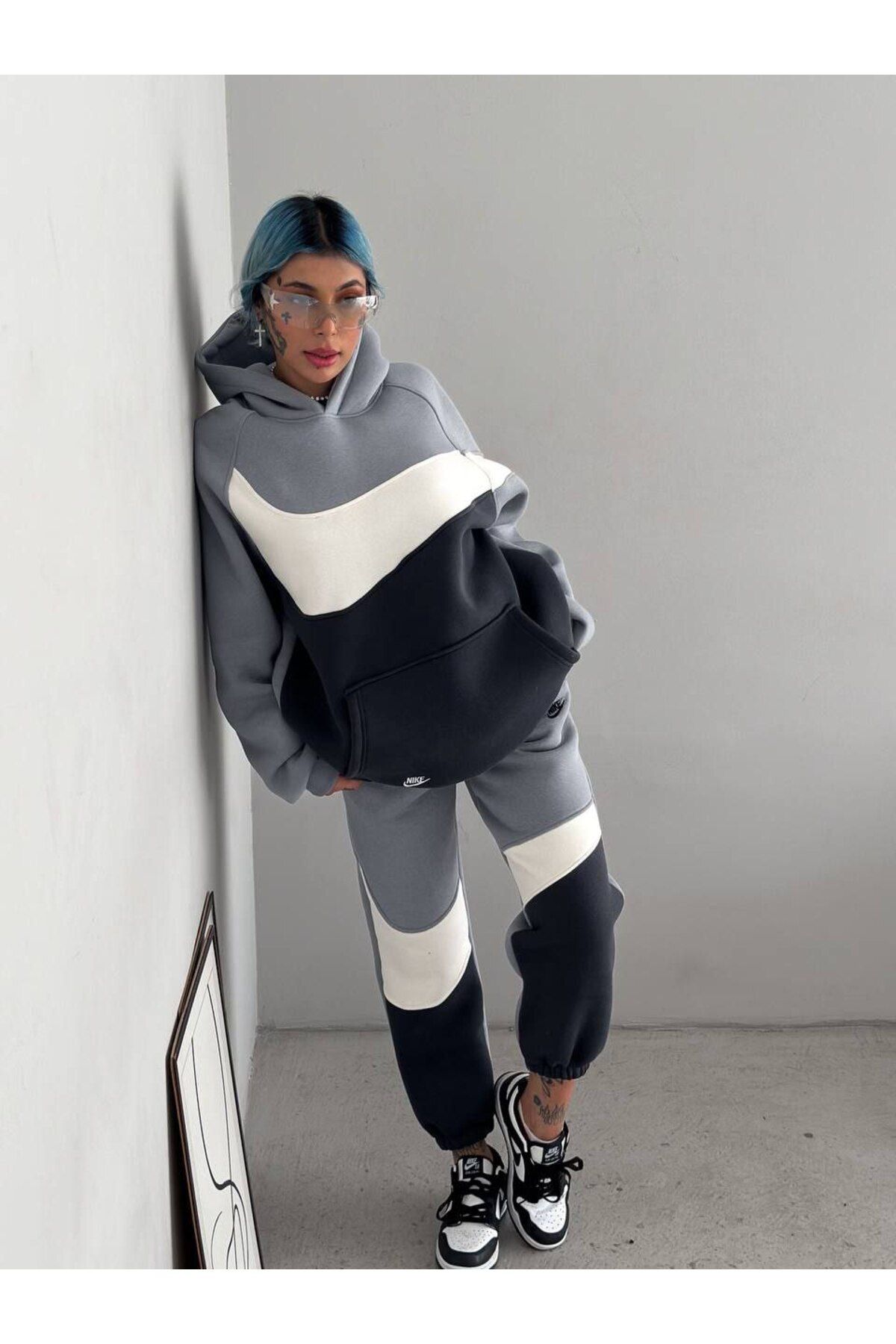 Women's embroidered fleece sweatsuit deals set