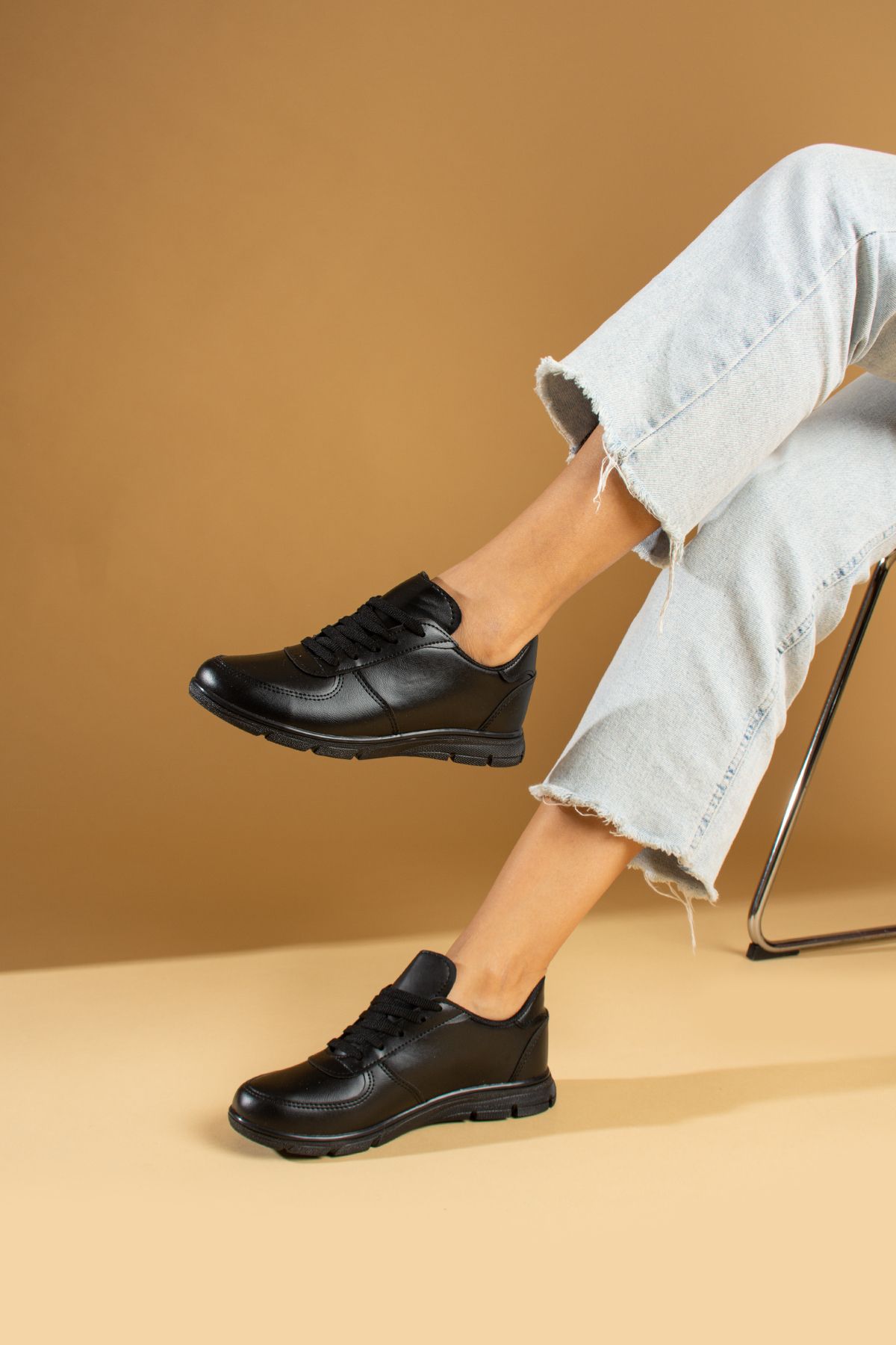 Kadın Siyah Siyah Cilt Bağcıklı Rahat Taban Sneaker Günlük Spor Ayakkabı