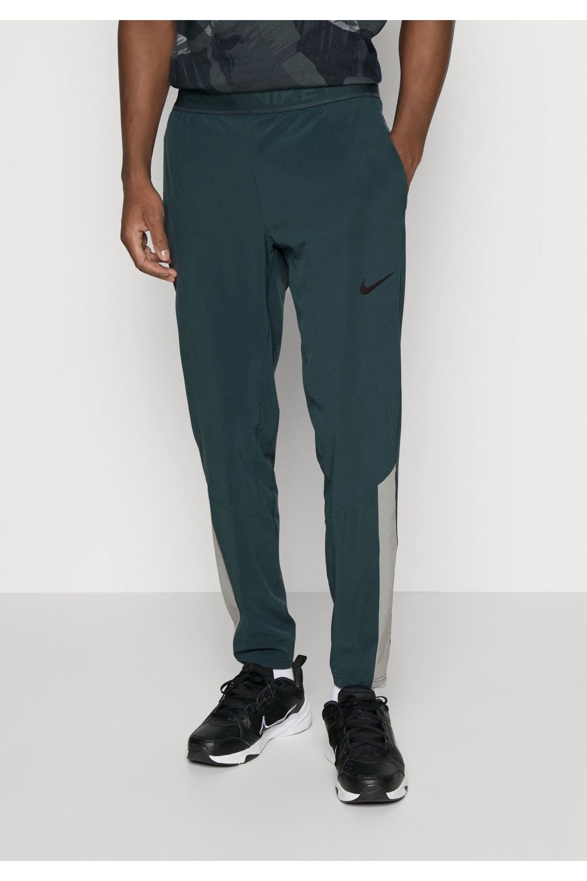 Athletic deals sweatpants nike