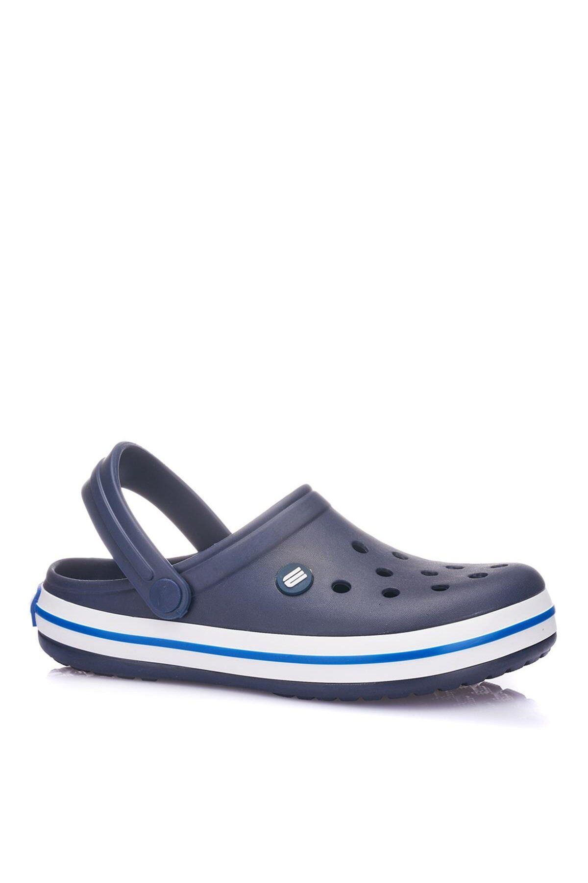 Slippers at 2025 aldi