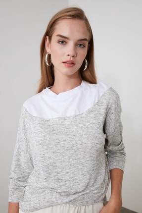 TRENDYOLMİLLA Gri S&uuml;prem Yaka &Ouml;rme T-Shirt TWOAW21TS0019