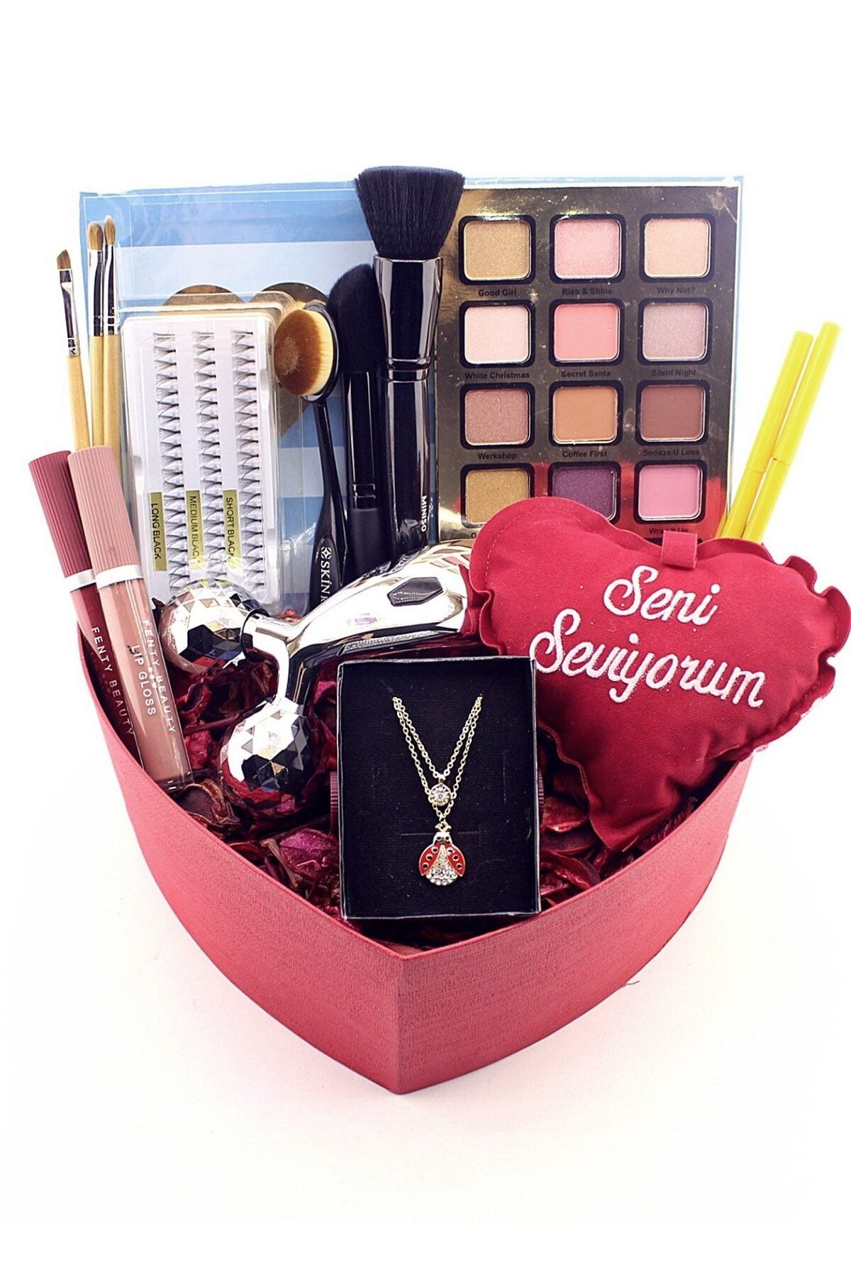 Fenny beauty Kadınlar Gününe Özel Kalp Kutuda Makyaj Seti Ve Zirkon Taş Kolye