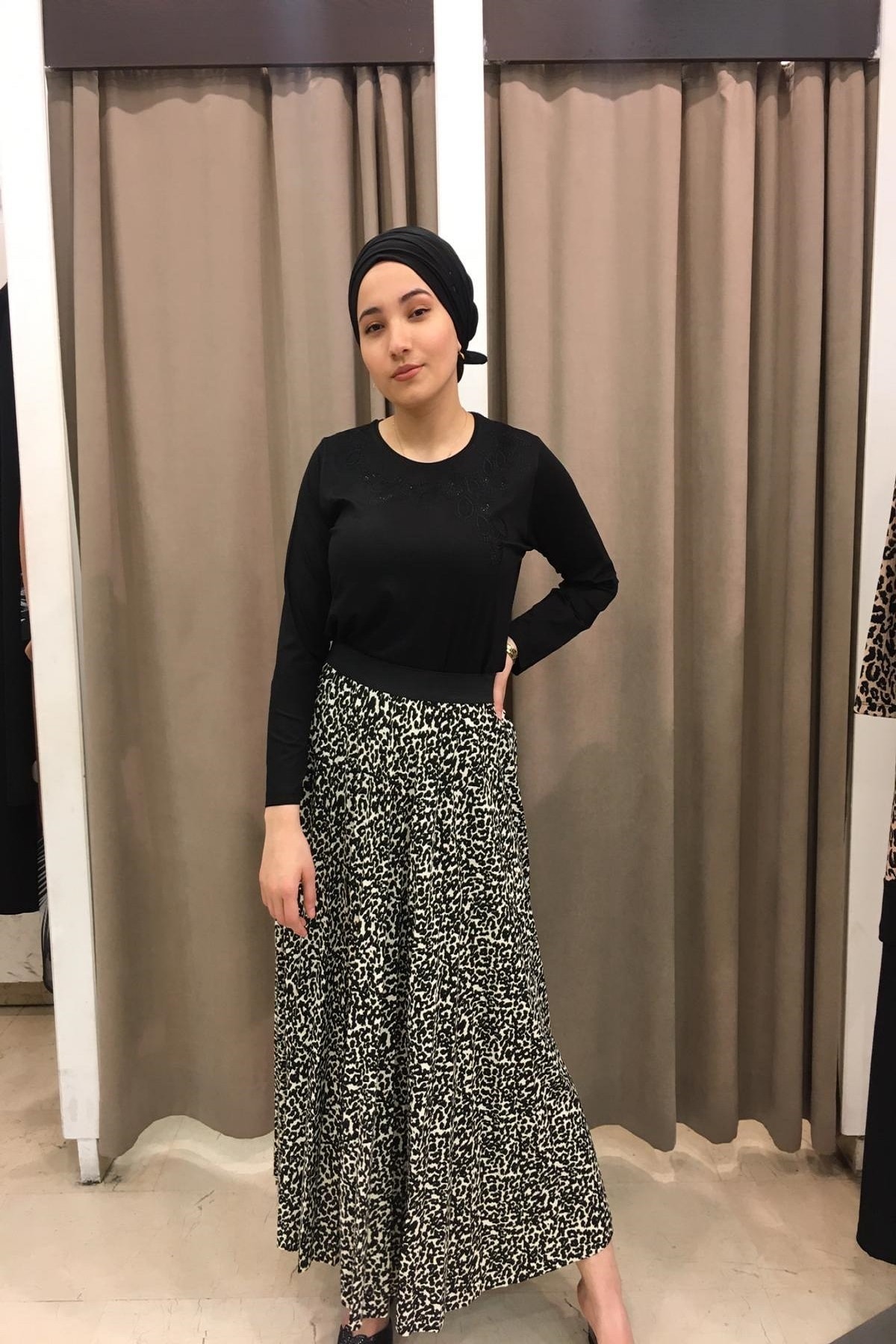 sırma giyim Siyah Beyaz Baskılı Piliseli Etek