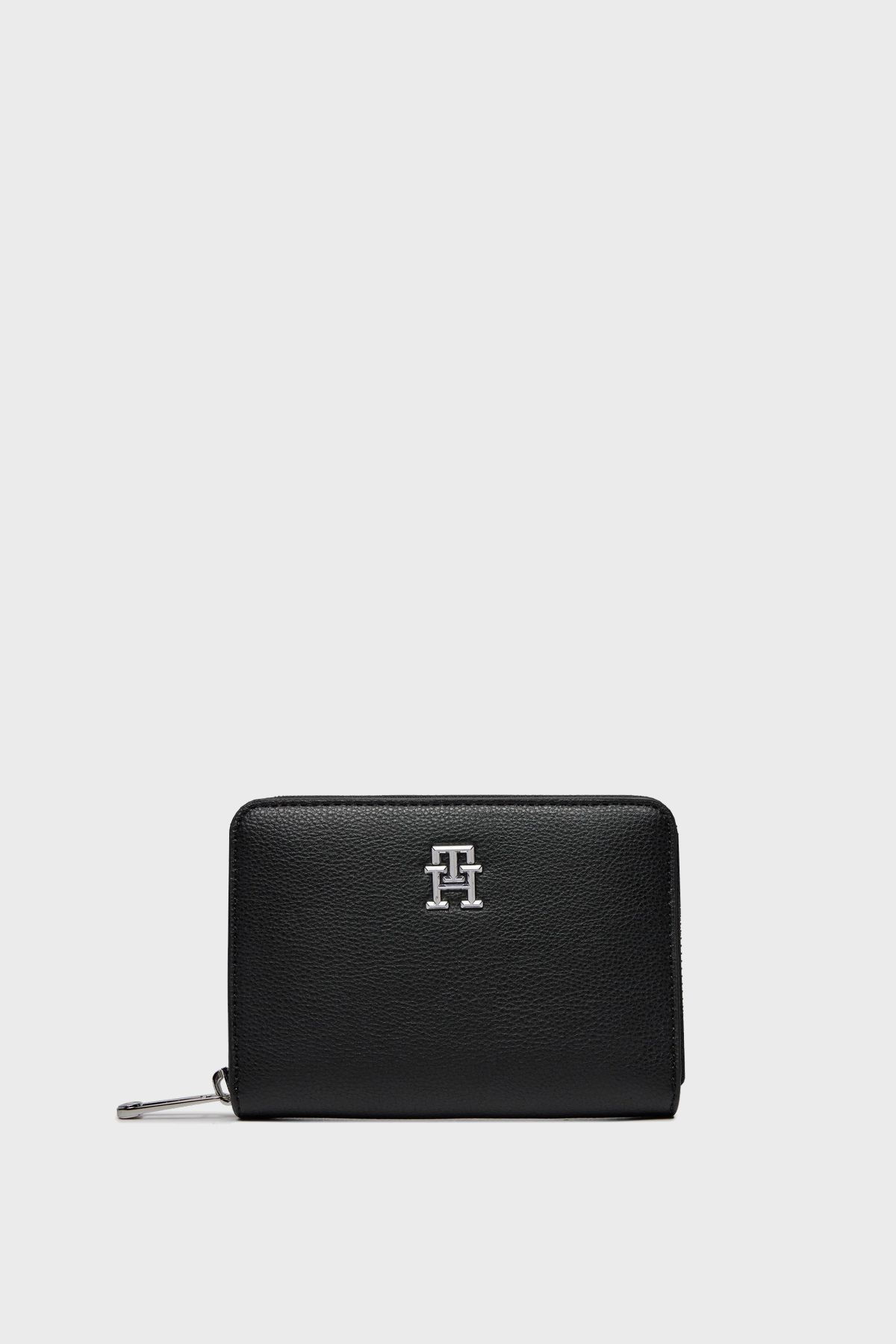Tommy hilfiger best sale logo purse