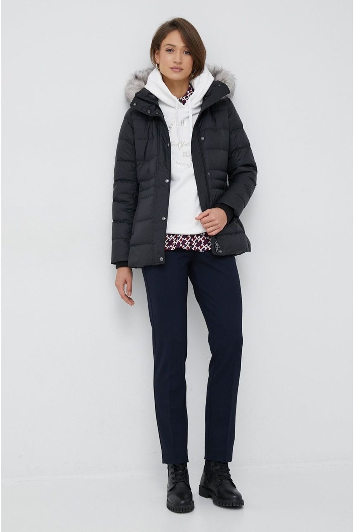Tommy hilfiger hotsell hoodie gold