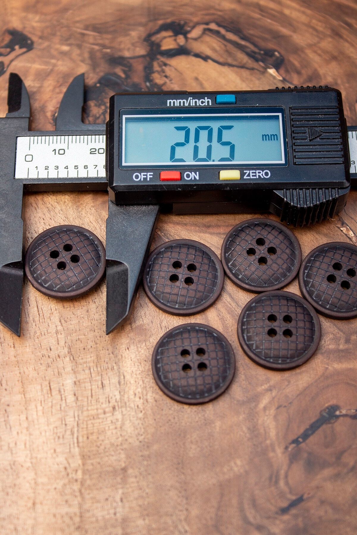 BUTTONHOUSE 25 Adet Ahşap Görünümlü Gömlek Ve Ceket Düğme 20 Mm