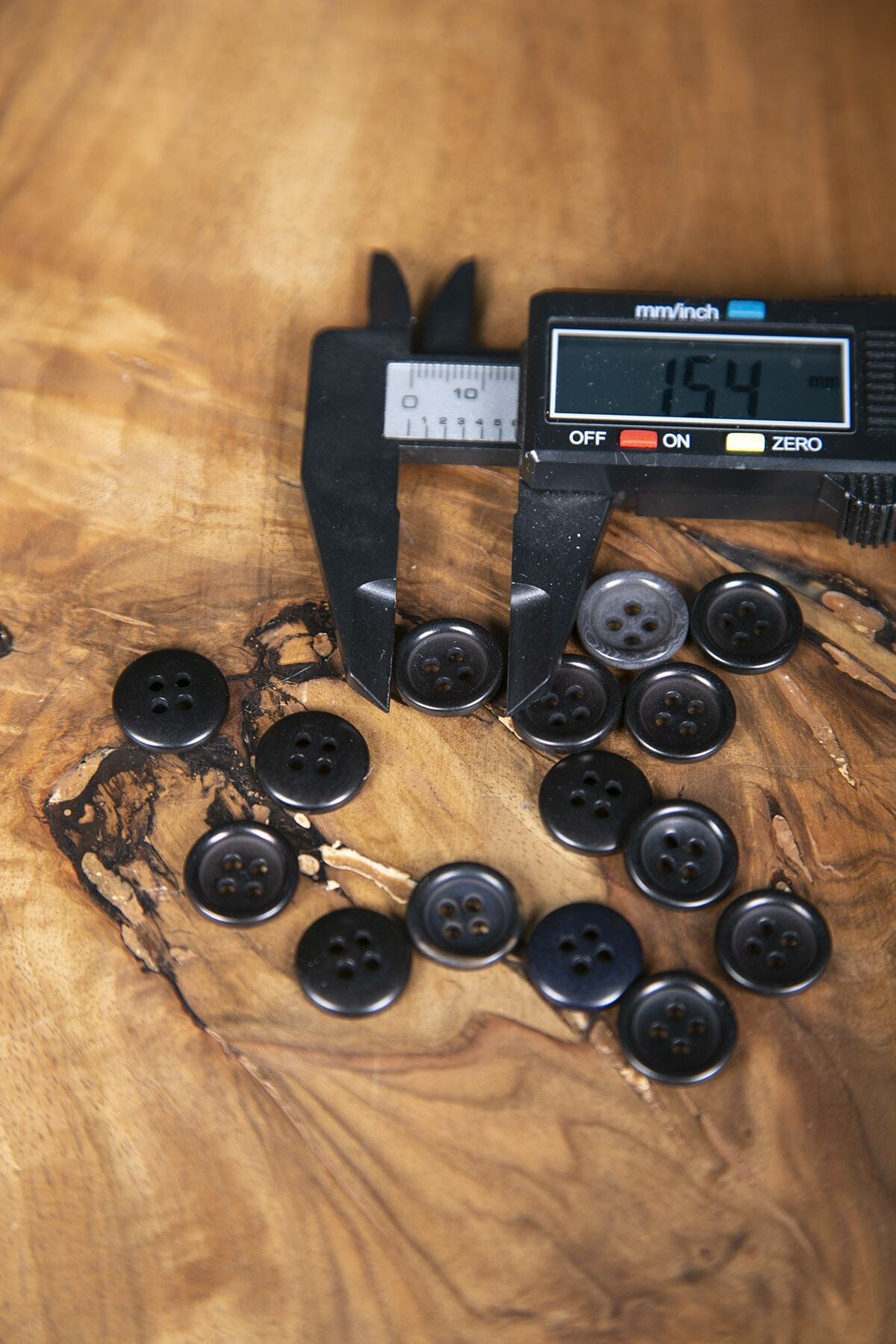 BUTTONHOUSE 25 Adet Siyah Gömlek Düğme 15 Mm