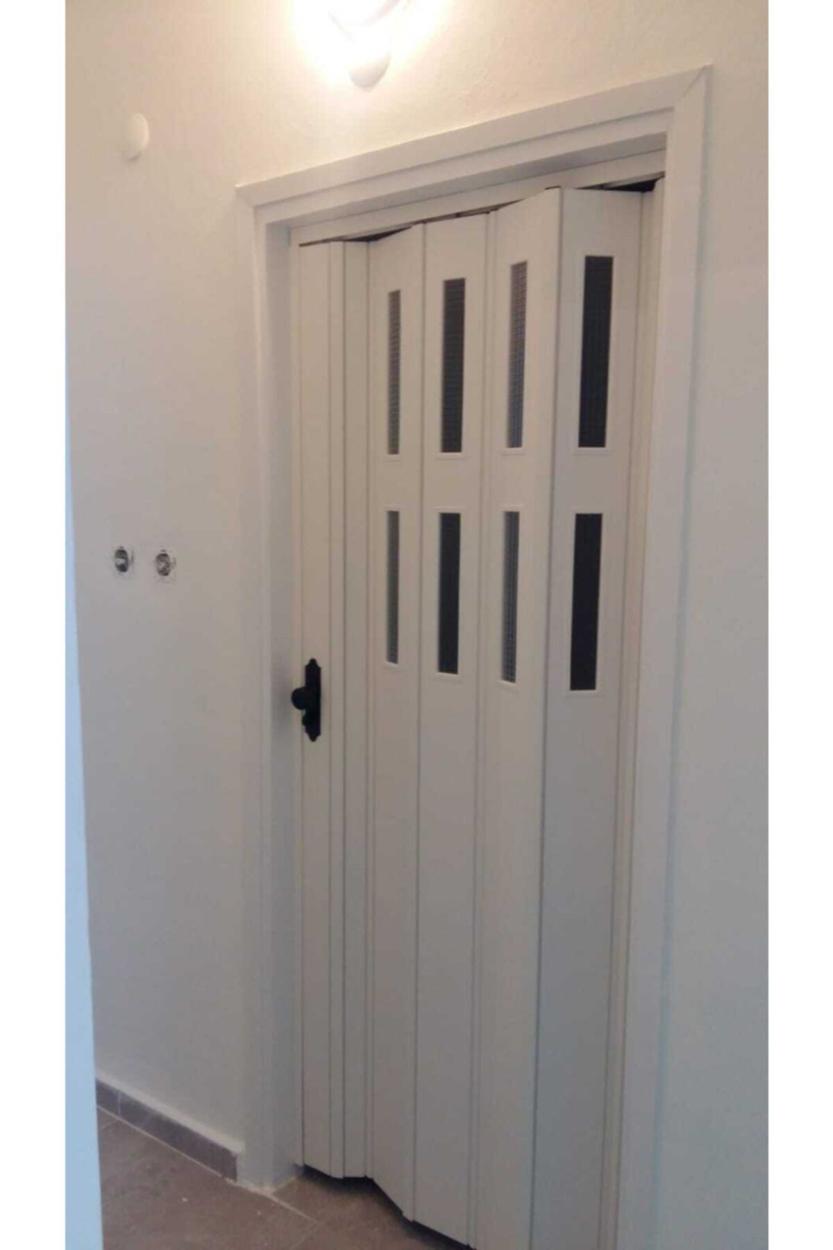 FARAN DEKORASYON Beyaz 2 Sıra Camlı Akordiyon Kapı 102x210