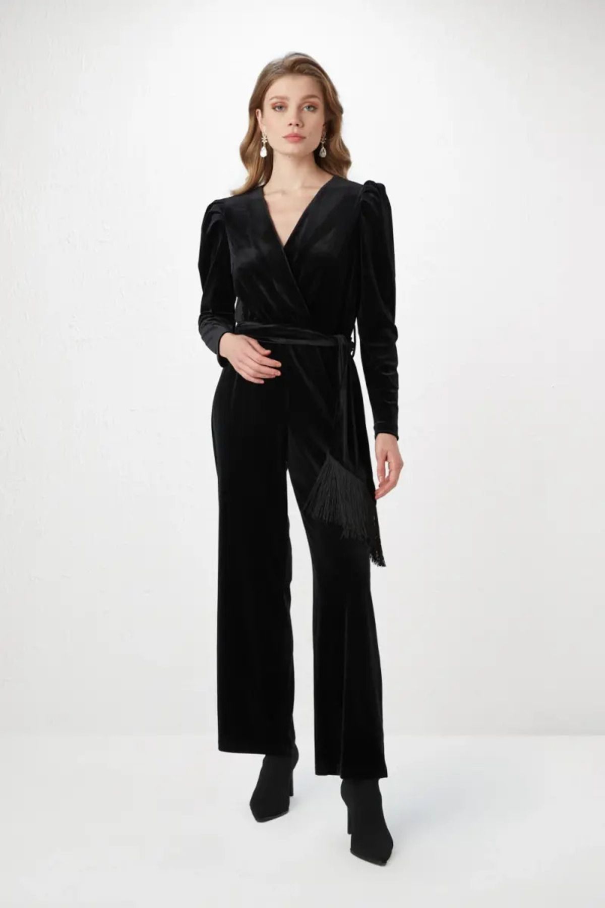 Black relaxed jumpsuit hotsell